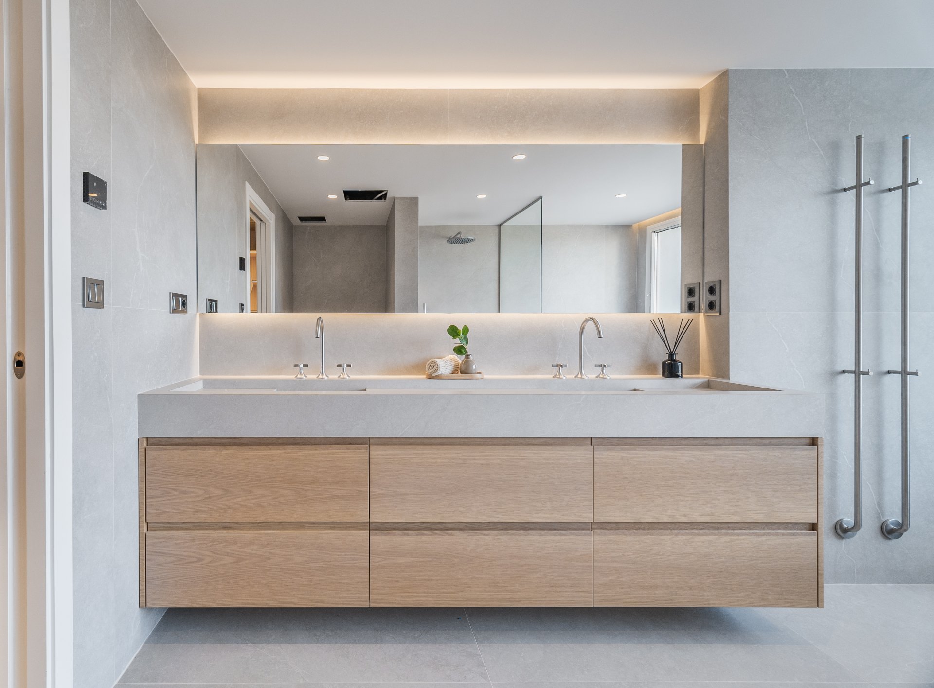 Magnificent duplex penthouse in excellent location with panoramic views and a private pool