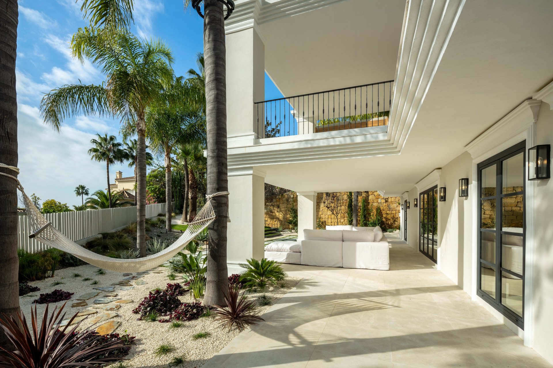 Encantadora villa de lujo que refleja elegancia en cada rincón