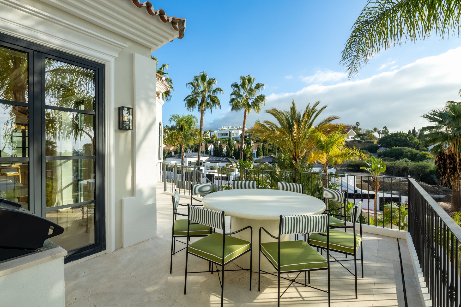 Encantadora villa de lujo que refleja elegancia en cada rincón