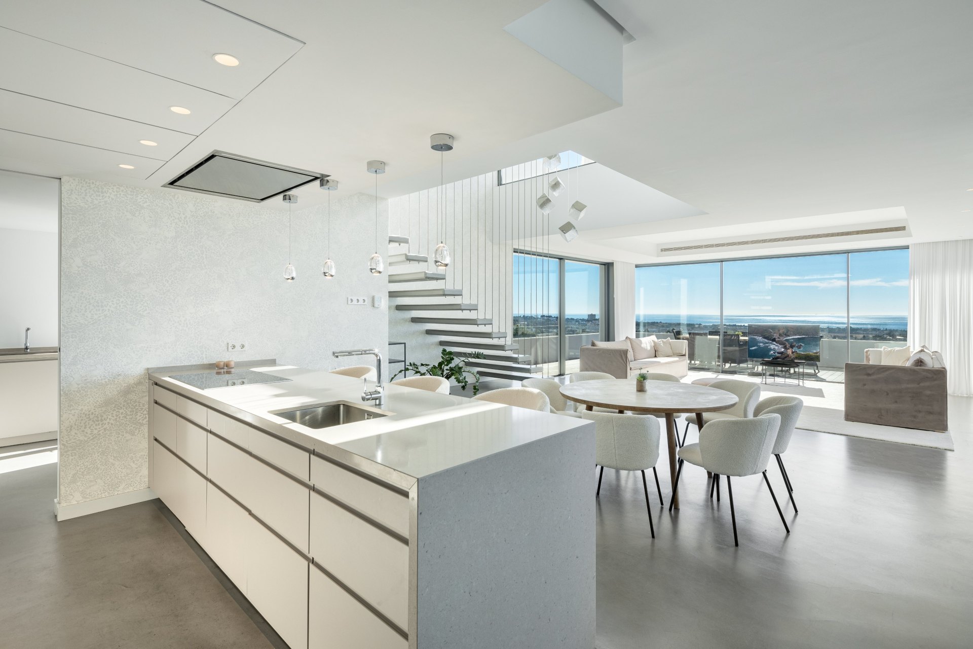 Villa contemporánea con vistas incomparables al Mar Mediterráneo y costa de África