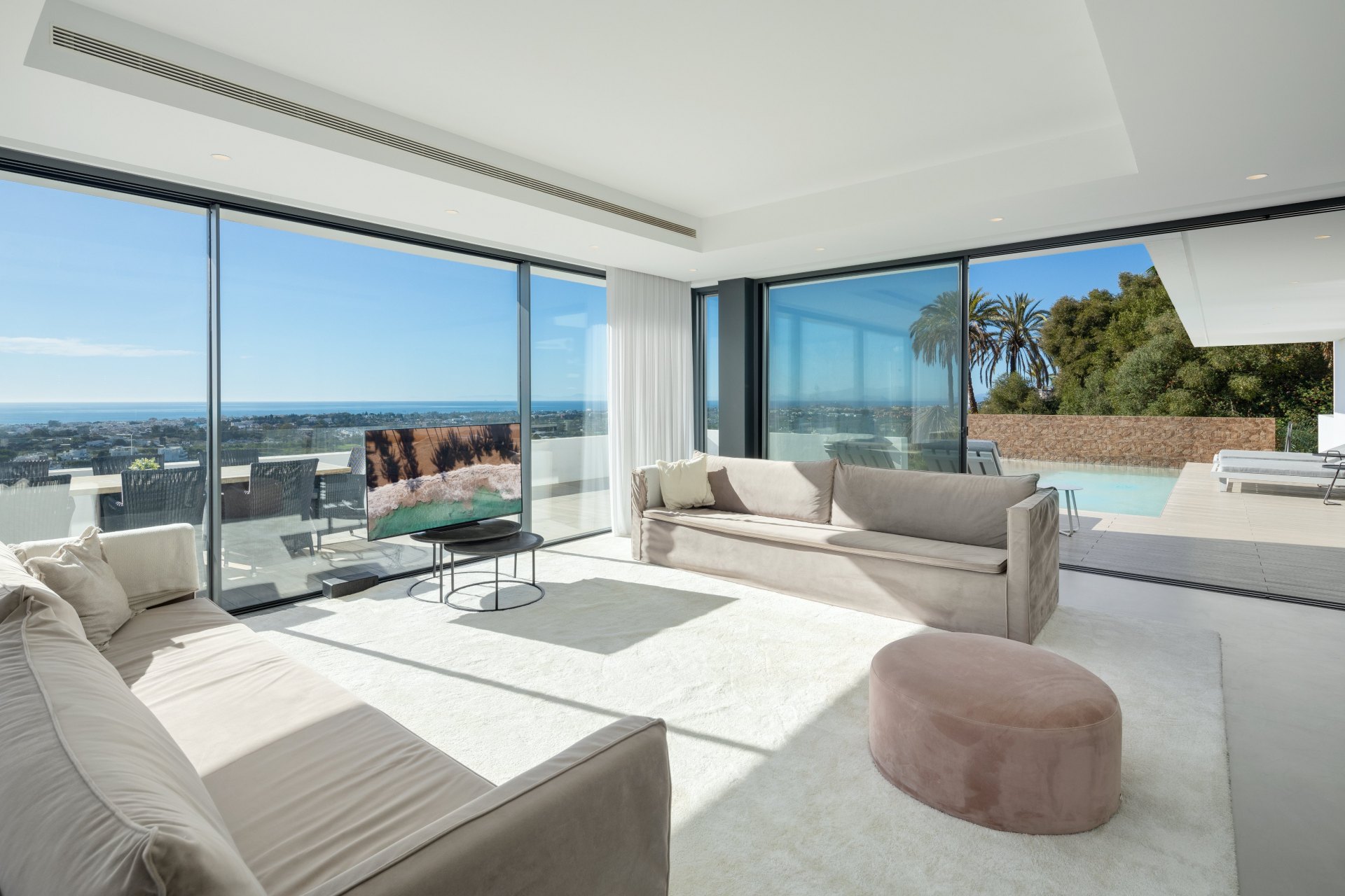 Villa contemporánea con vistas incomparables al Mar Mediterráneo y costa de África