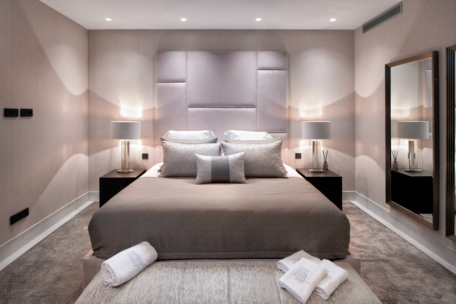 Spectacular residence with garden in the upper part of the Golden Mile