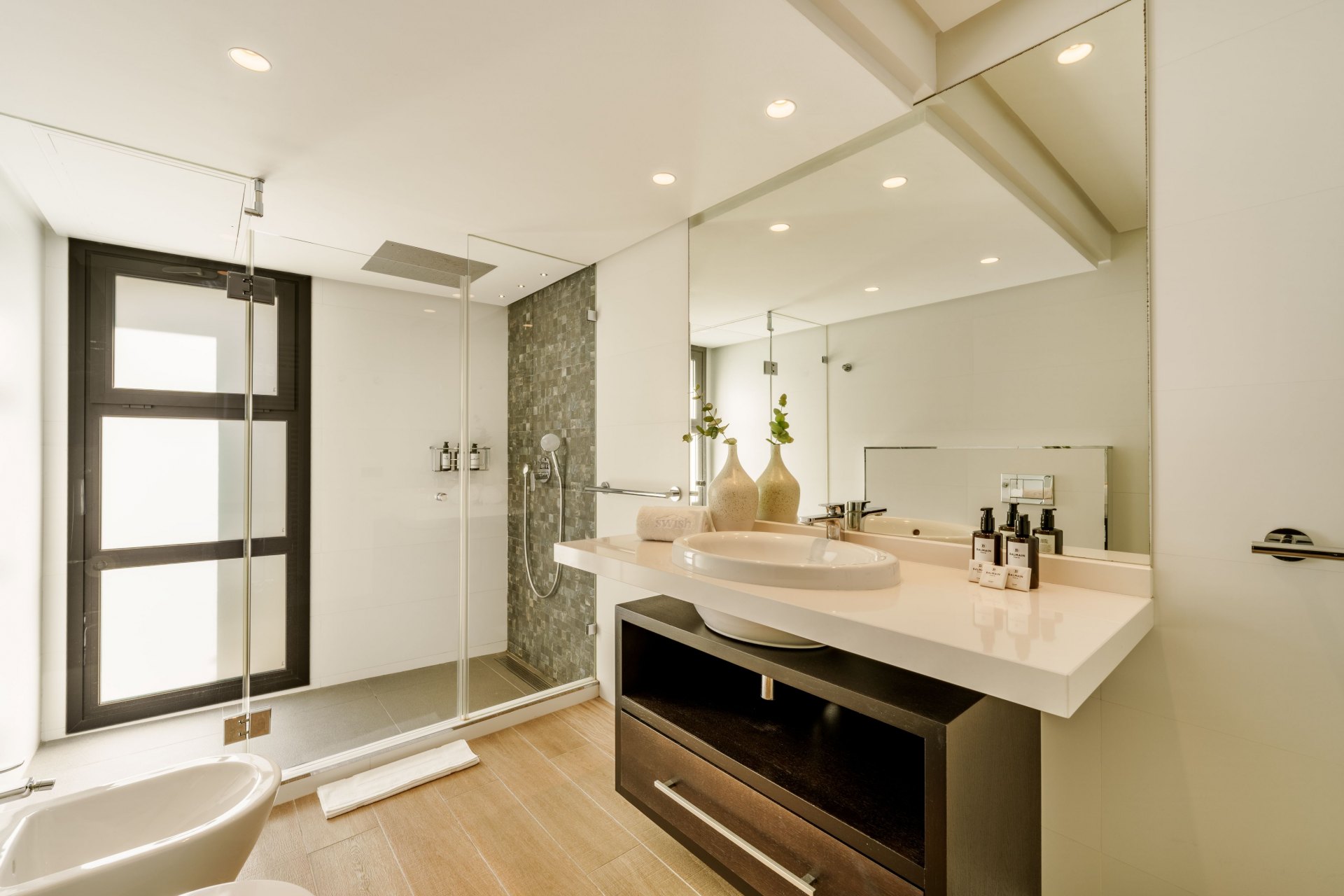 Villa full of beauty with a lush botanical garden in La Cerquilla