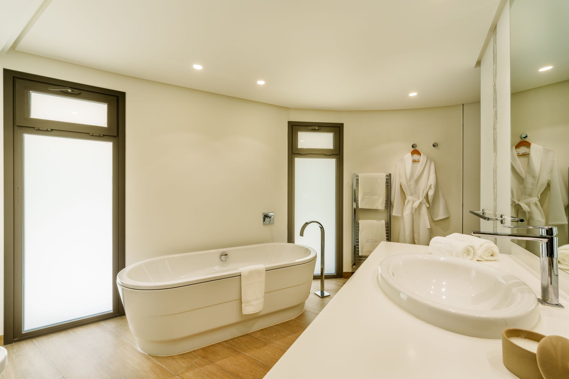 Villa full of beauty with a lush botanical garden in La Cerquilla