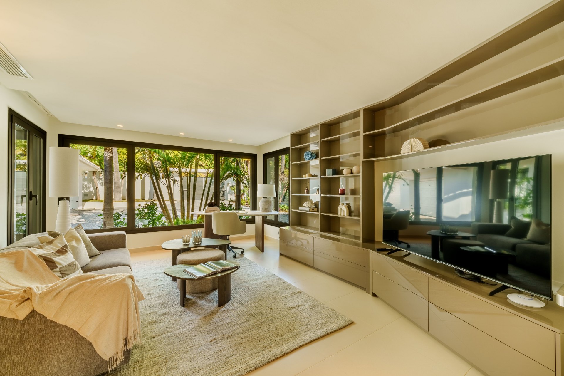 Villa full of beauty with a lush botanical garden in La Cerquilla