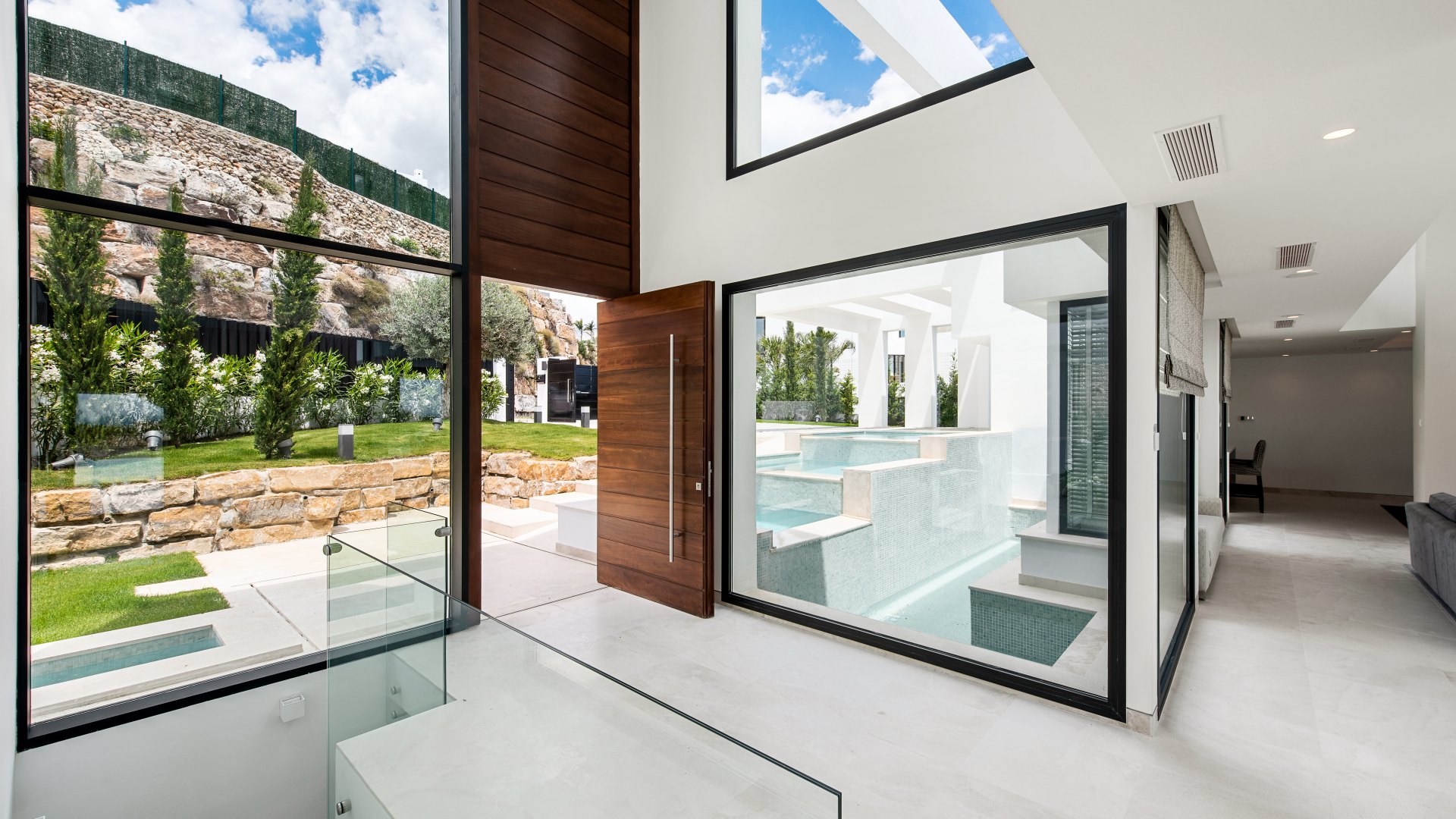 Extraordinaria villa que combina lujo, vistas inmejorables y diseño moderno contemporáneo en Alquería