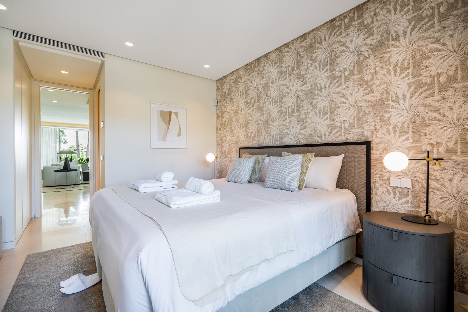 Distinguished and luxurious penthouse