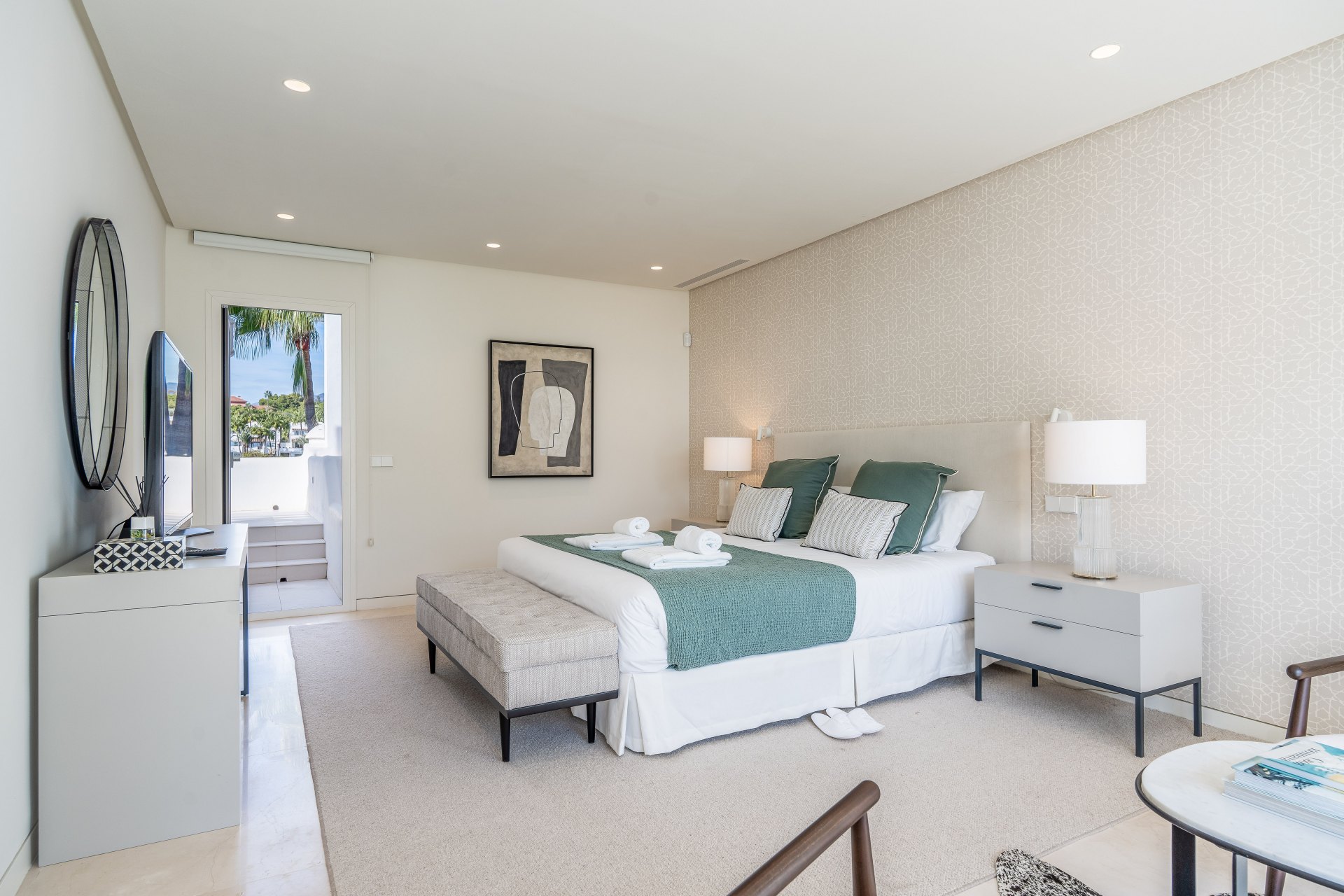 Distinguished and luxurious penthouse