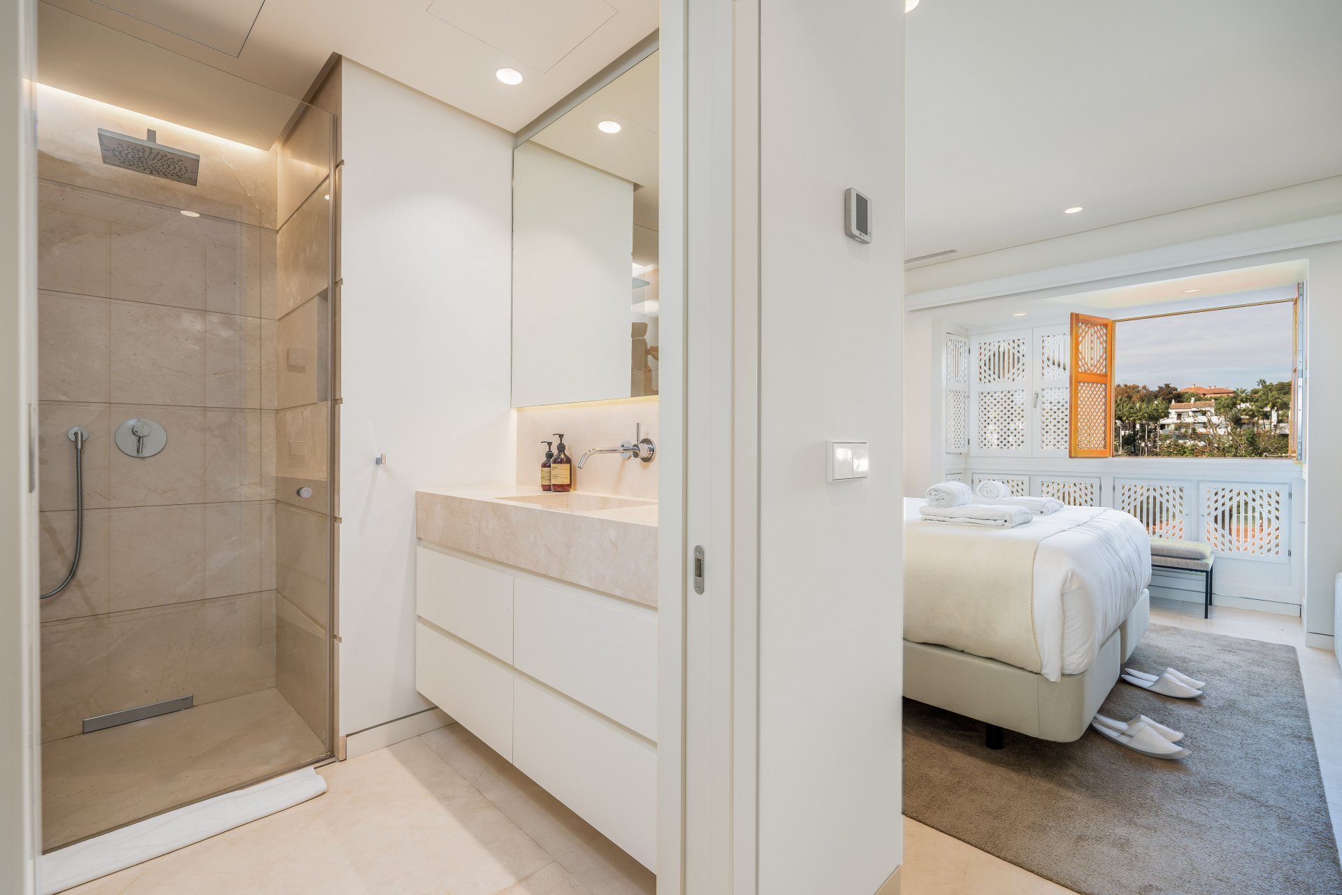 Distinguished and luxurious penthouse