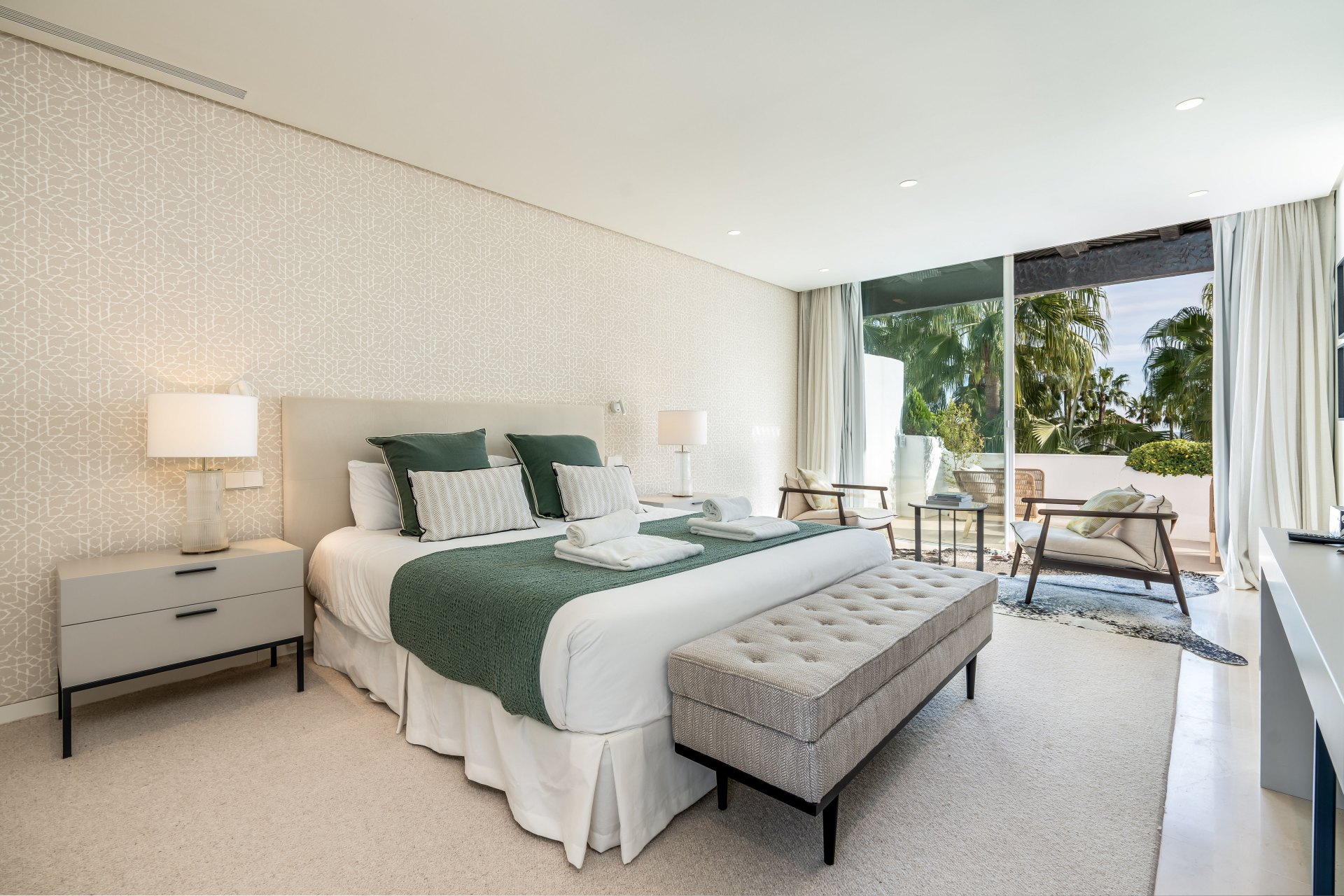 Distinguished and luxurious penthouse