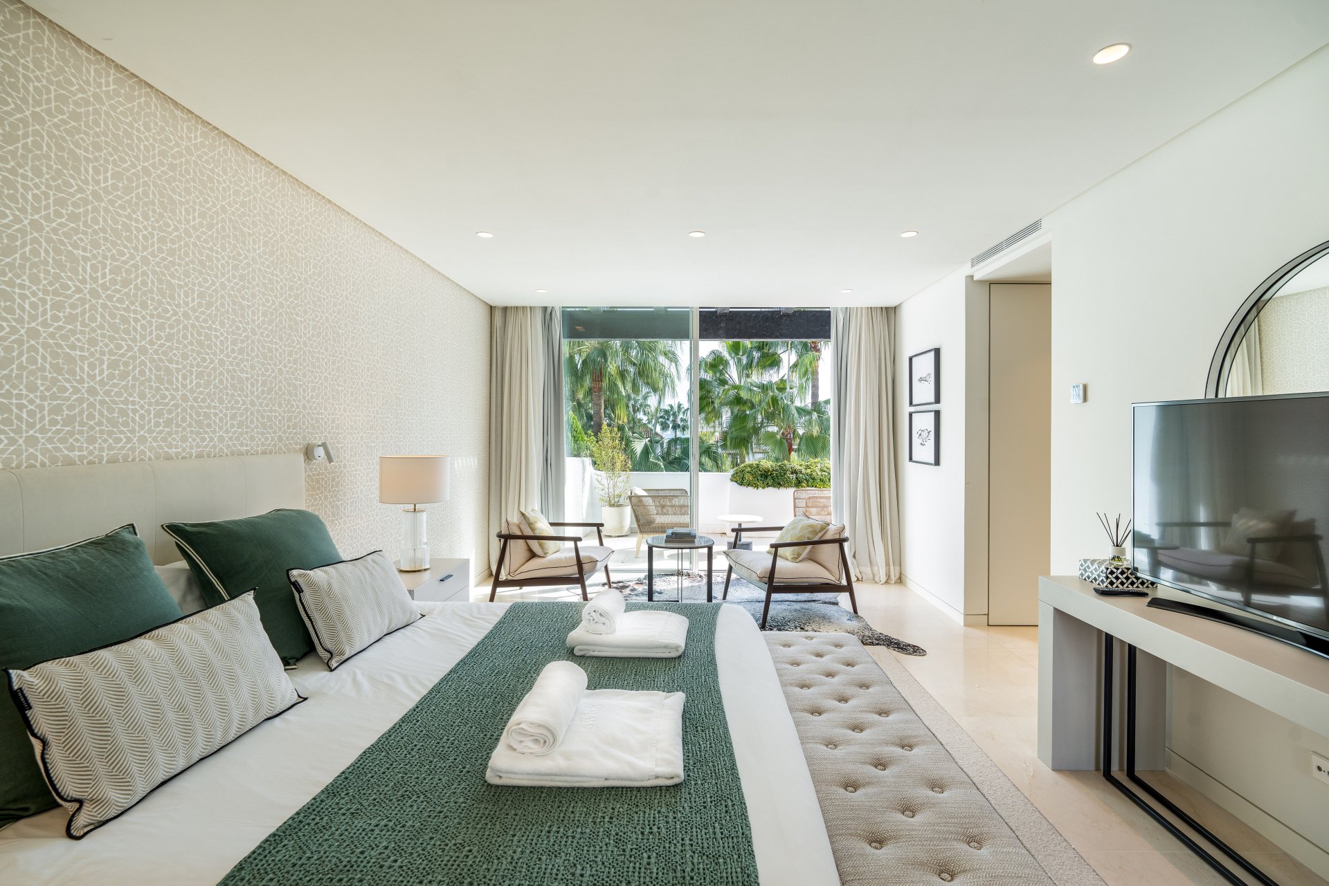 Distinguished and luxurious penthouse