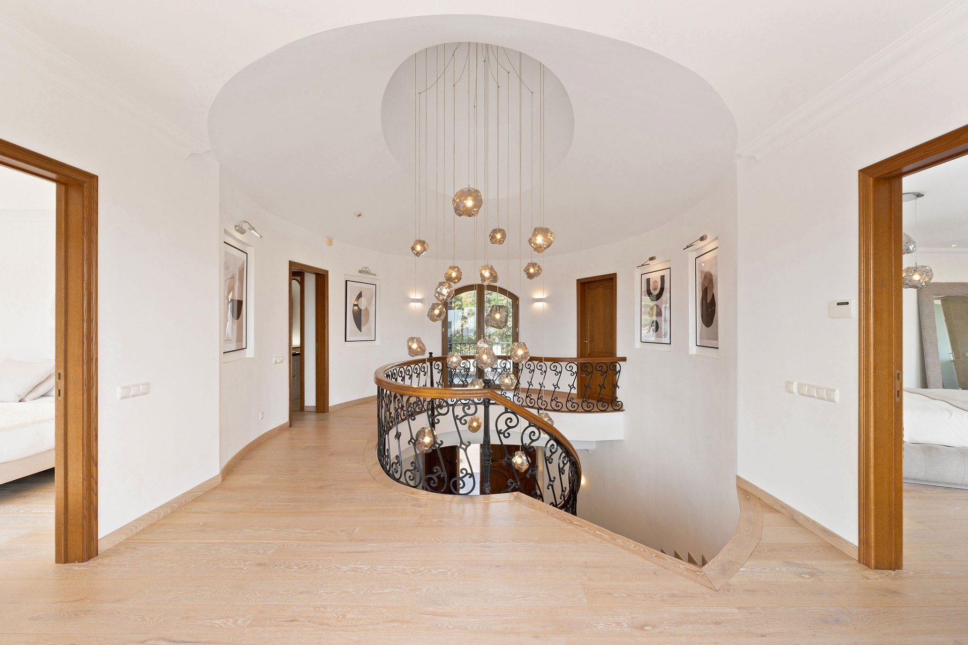 Villa of Andalusian charm and sophistication in El Paraiso