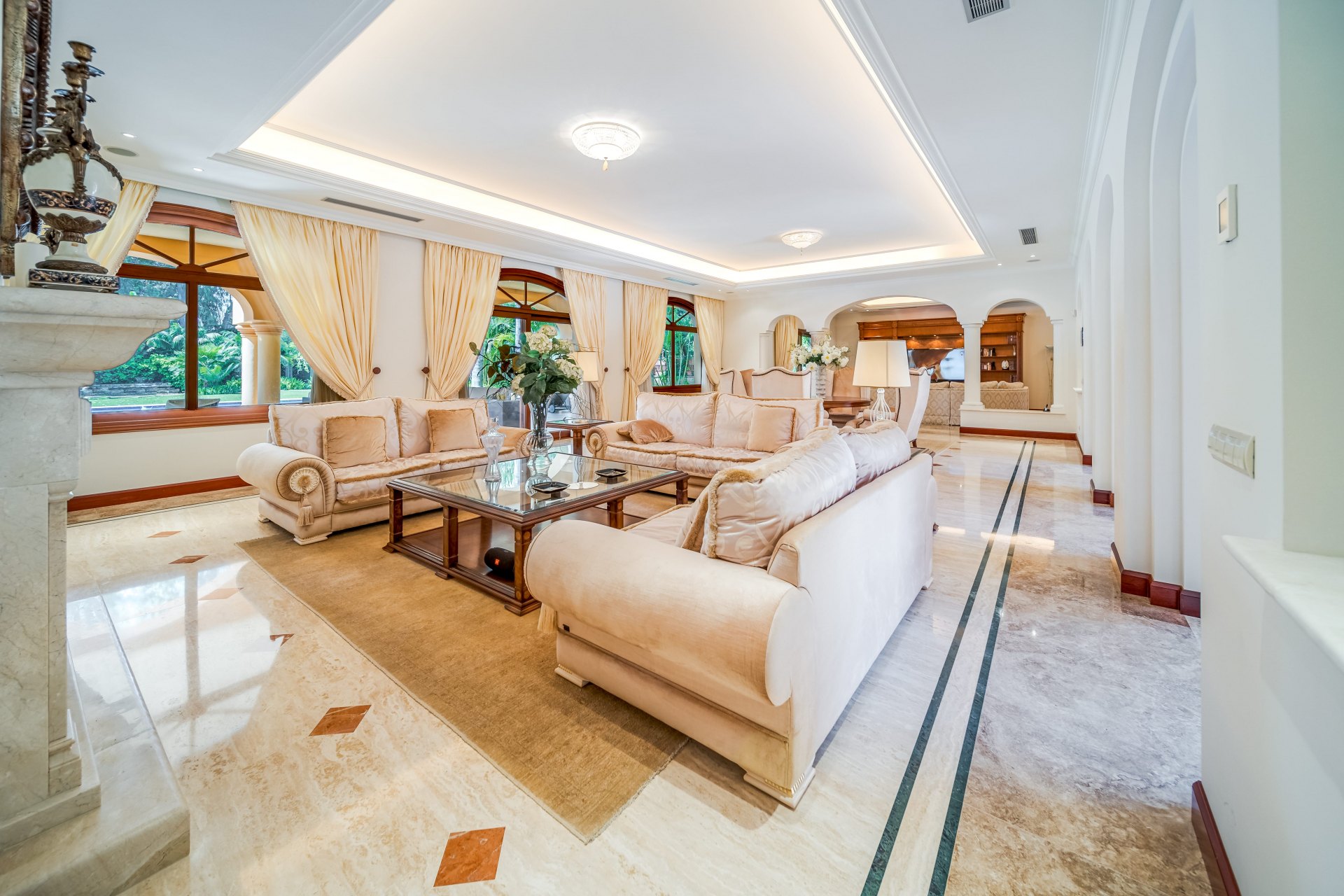 Exceptional large villa beachside, a unique opportunity in Guadalmina Baja