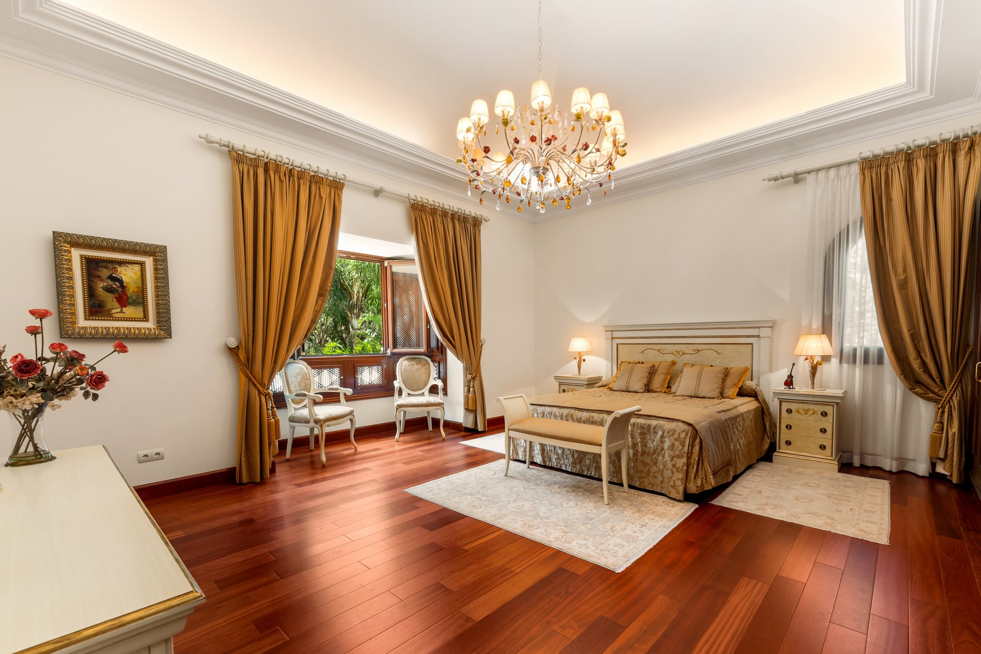 Exceptional large villa beachside, a unique opportunity in Guadalmina Baja