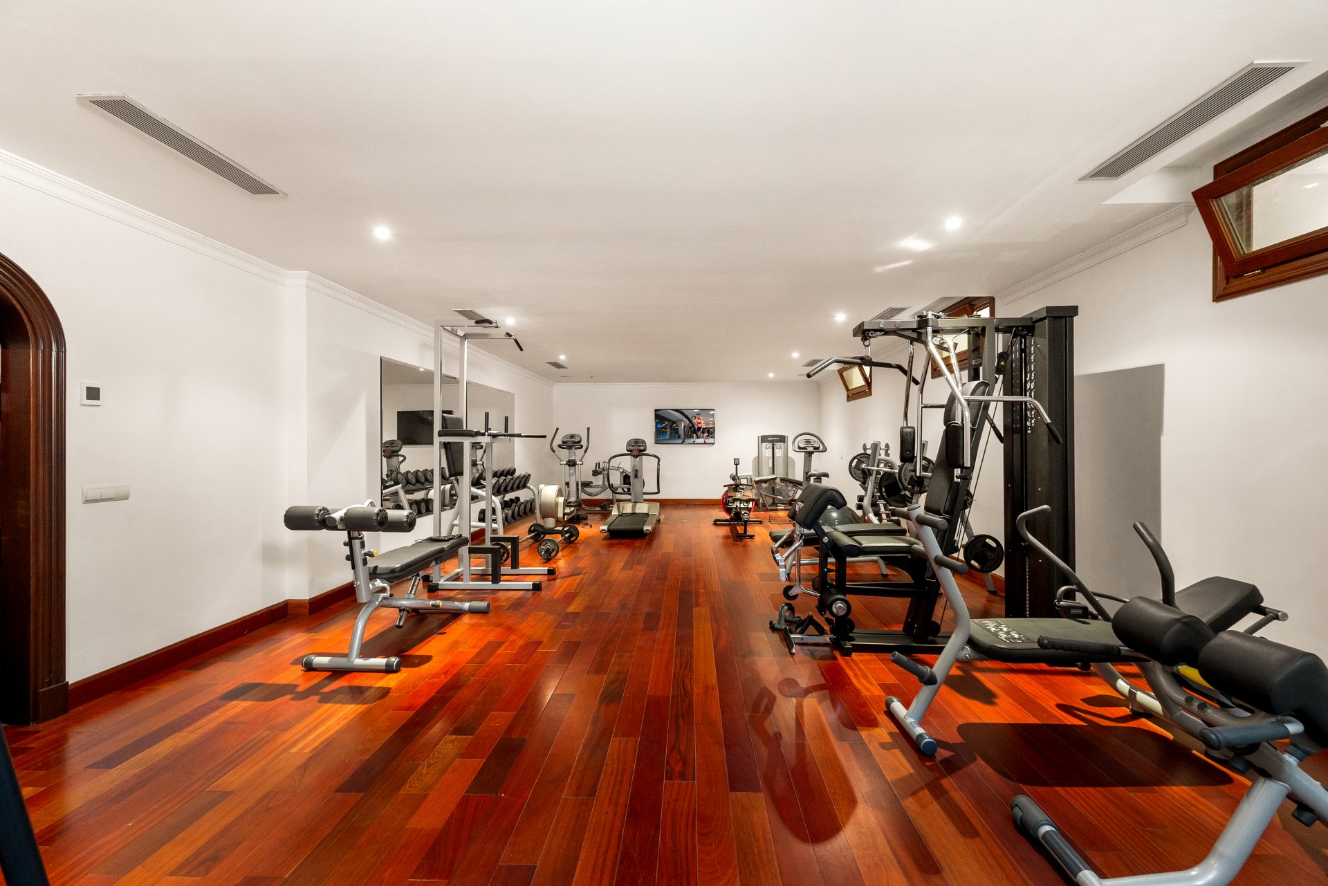 Exceptional large villa beachside, a unique opportunity in Guadalmina Baja