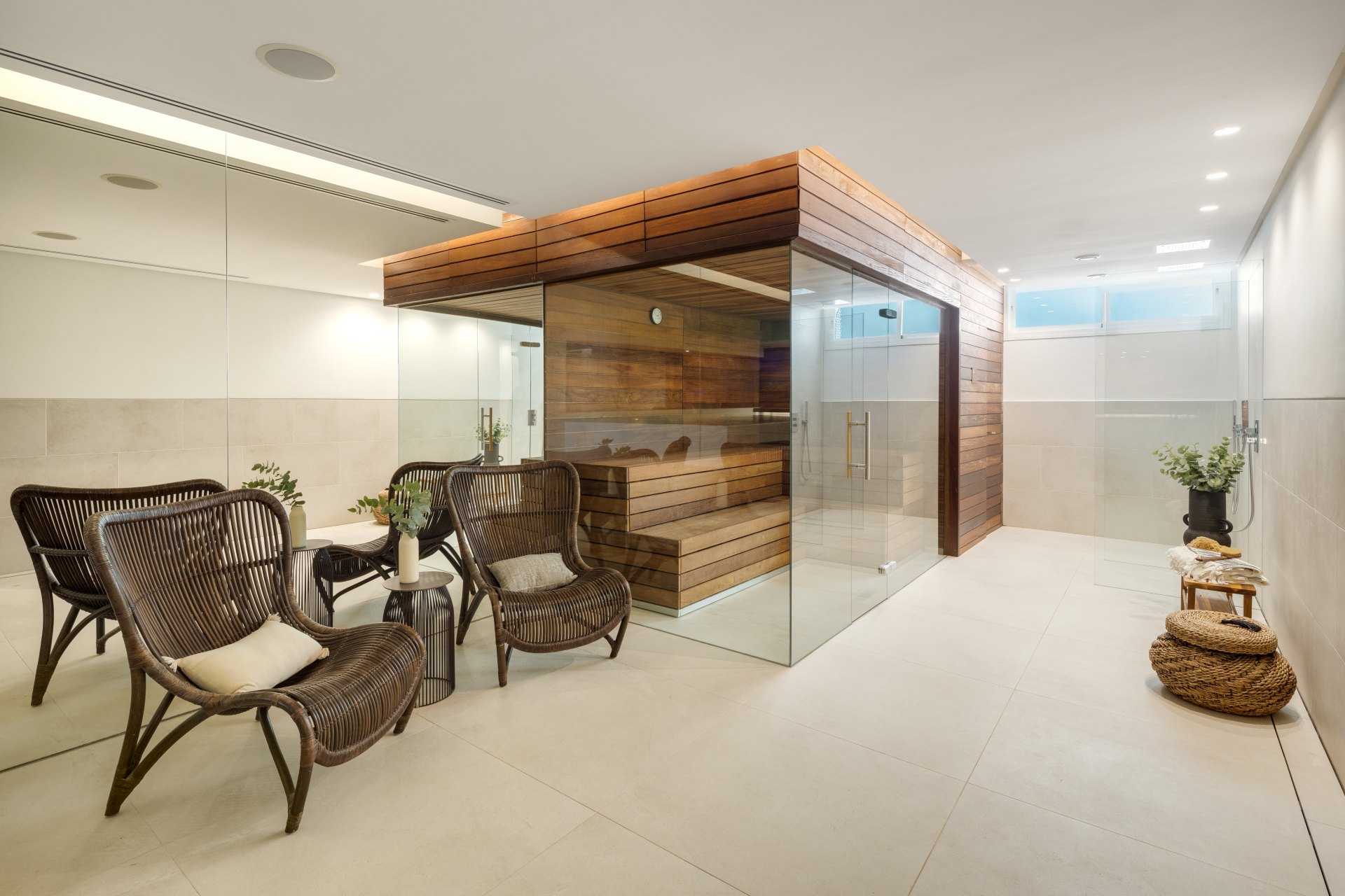 Spectacular modern villa in Altos de Puente Romano