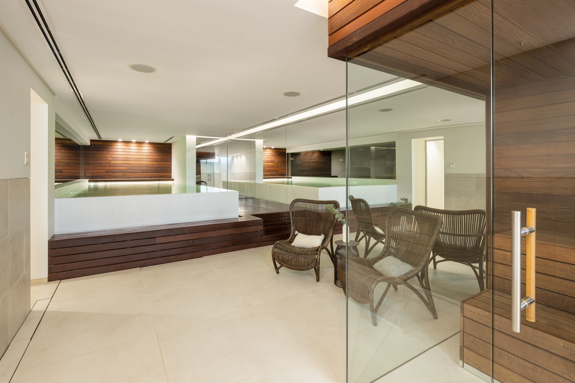 Spectacular modern villa in Altos de Puente Romano