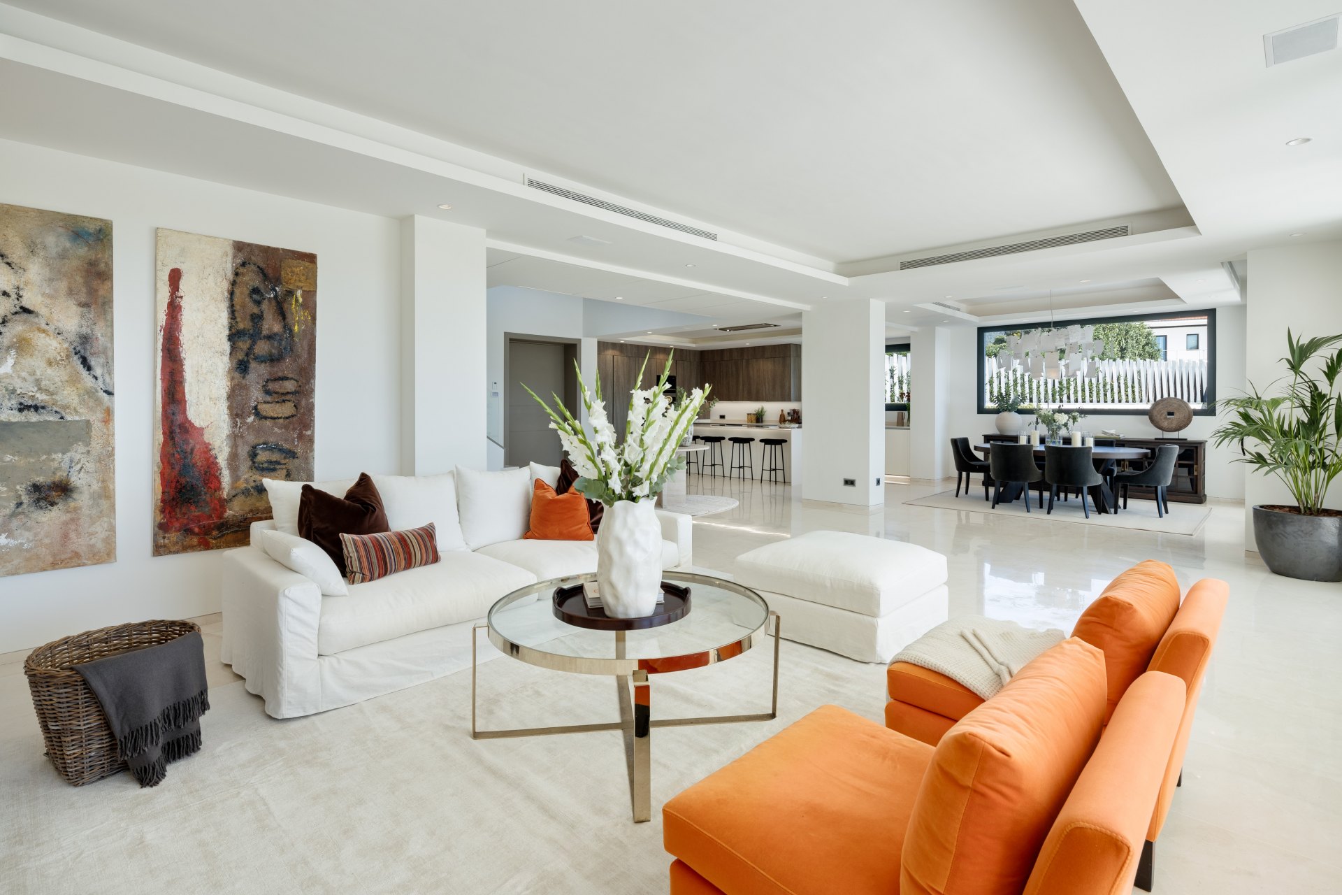 Spectacular modern villa in Altos de Puente Romano