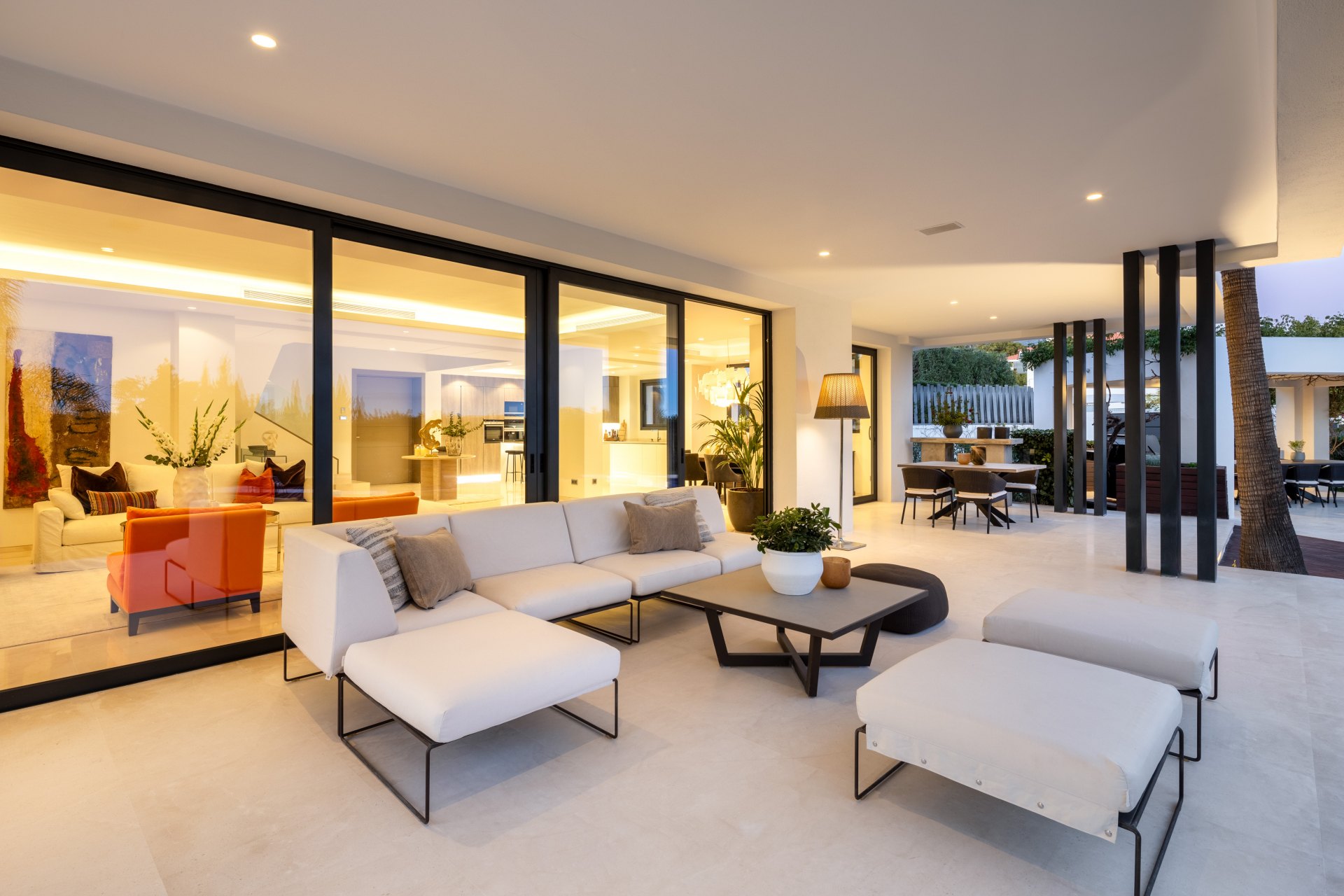 Spectacular modern villa in Altos de Puente Romano