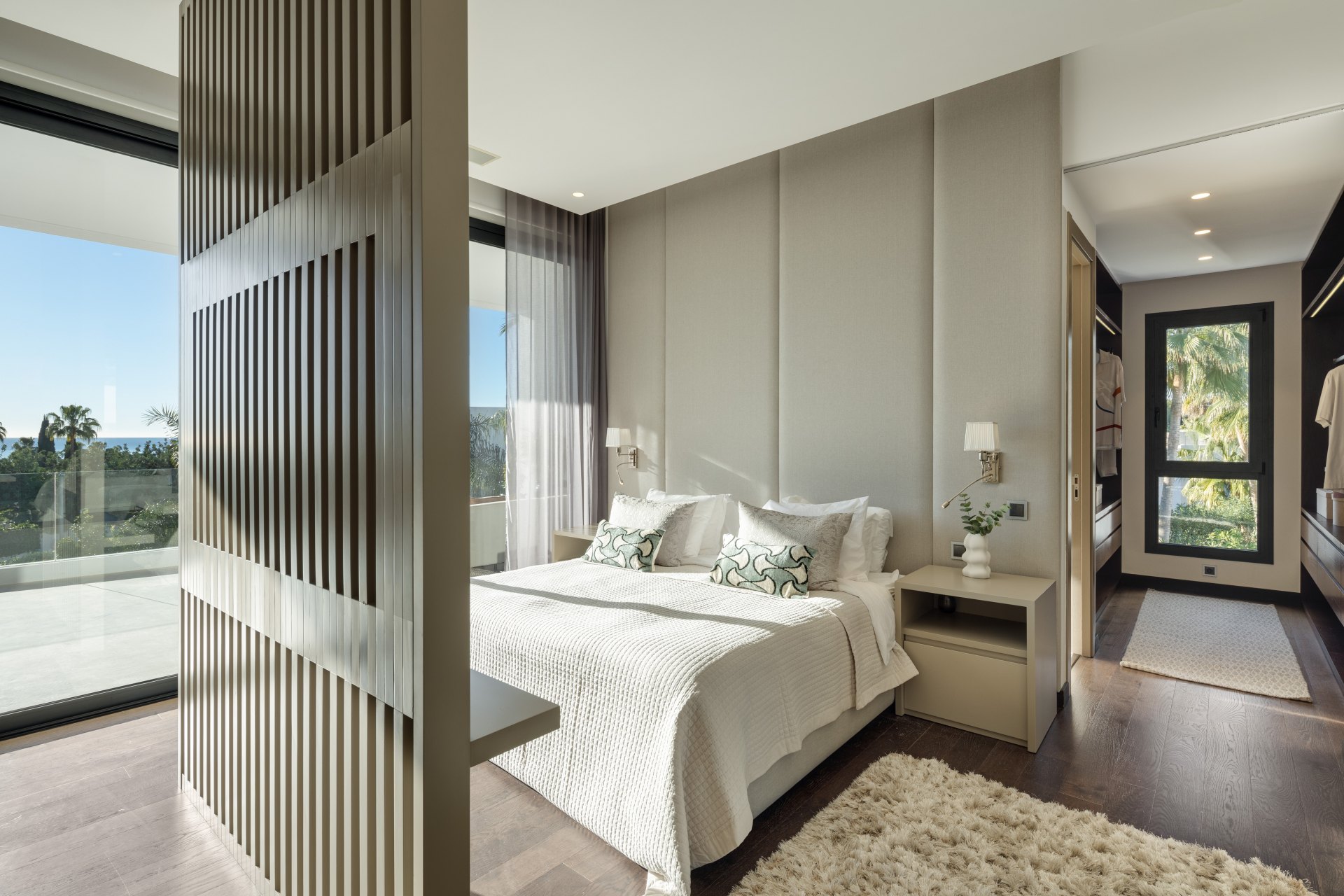 Spectacular modern villa in Altos de Puente Romano