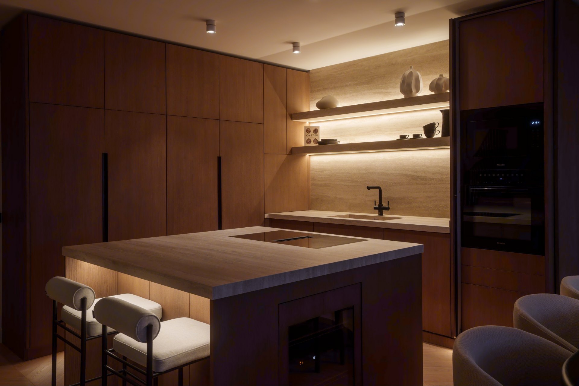 Exceptional duplex penthouse with sea and golf course views, in a secure community in La Quinta