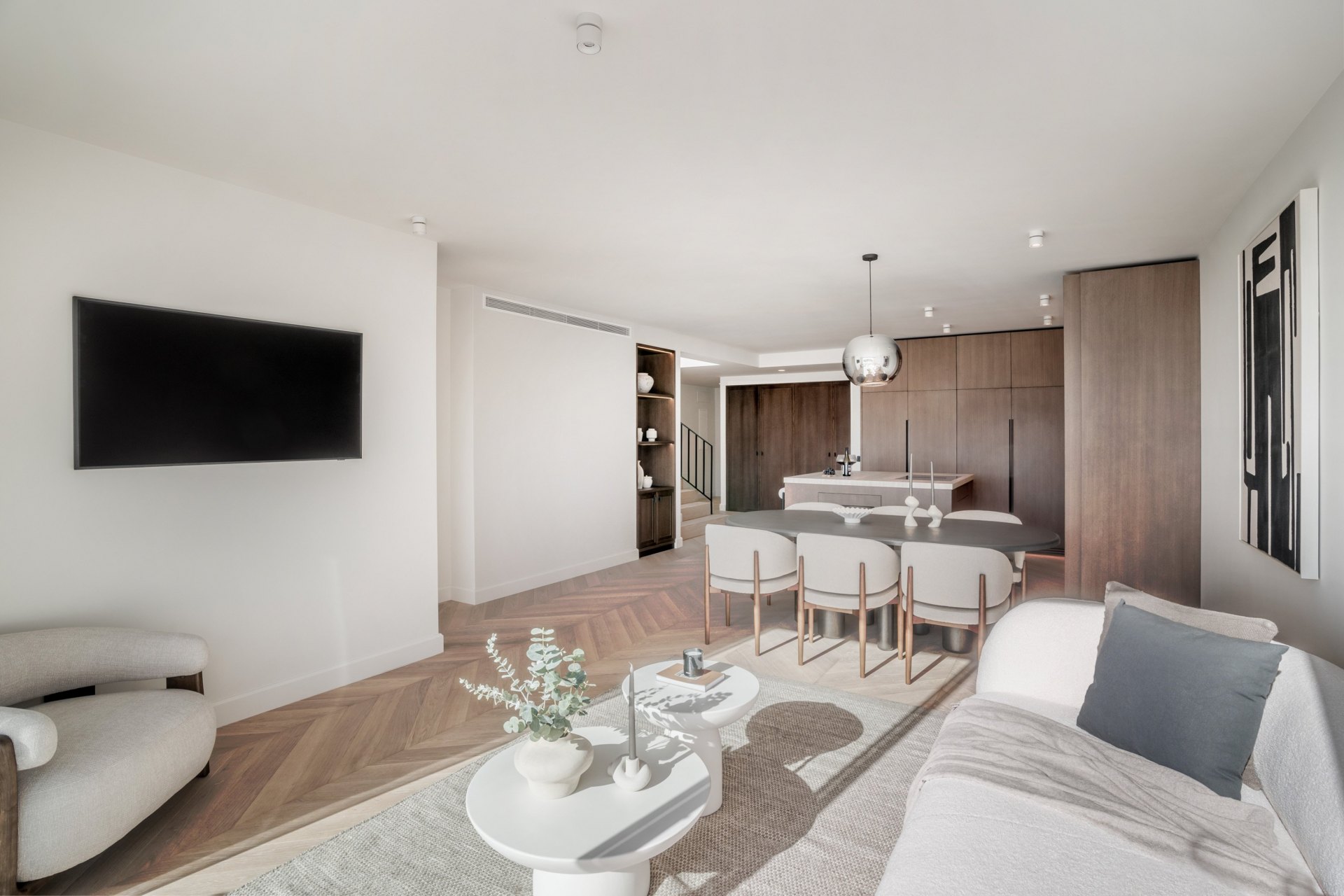 Exceptional duplex penthouse with sea and golf course views, in a secure community in La Quinta