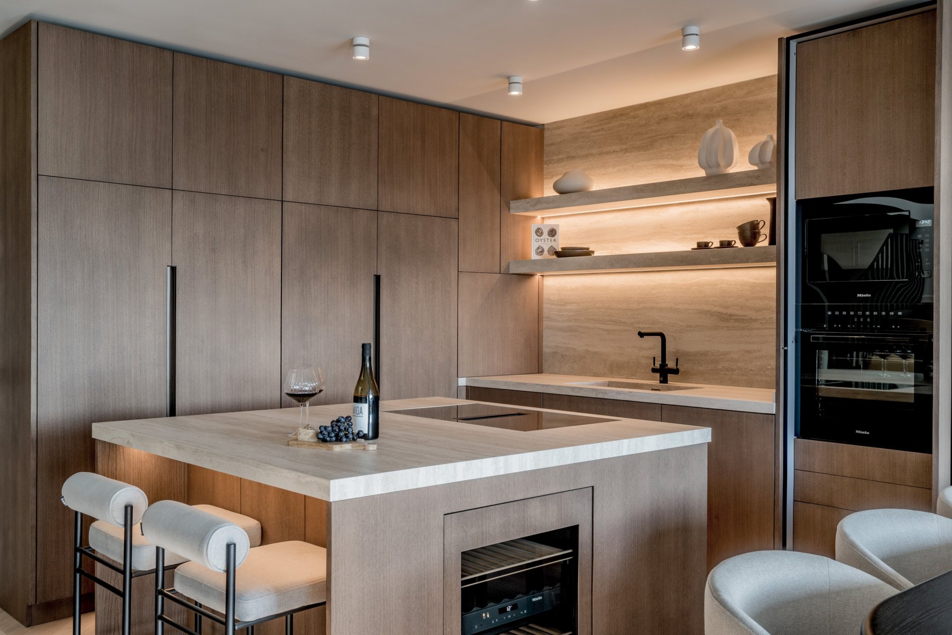 Exceptional duplex penthouse with sea and golf course views, in a secure community in La Quinta