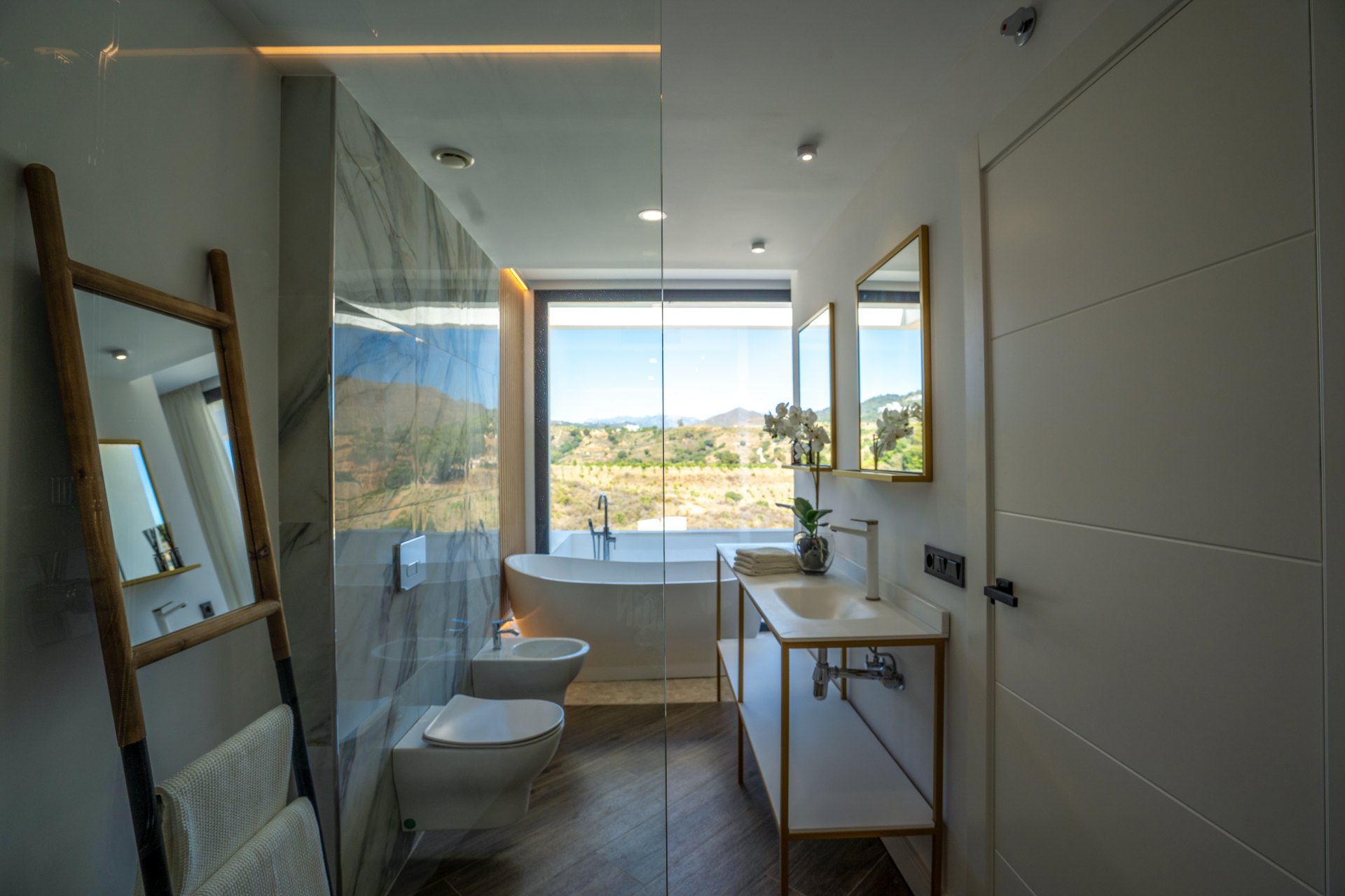 Villa moderna con vistas a campo de golf