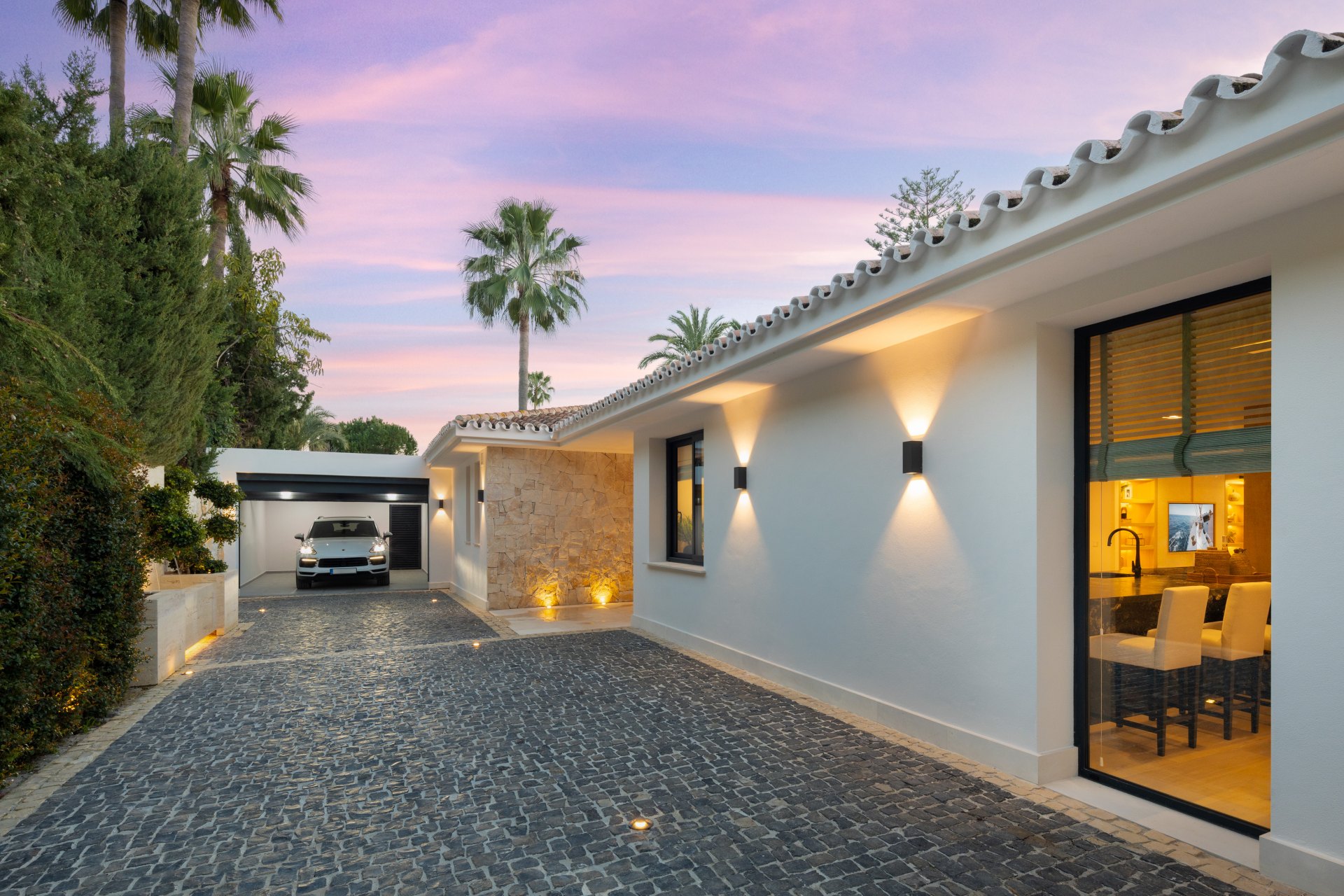 Captivating modern villa with Andalusian charm in the Golf Valley