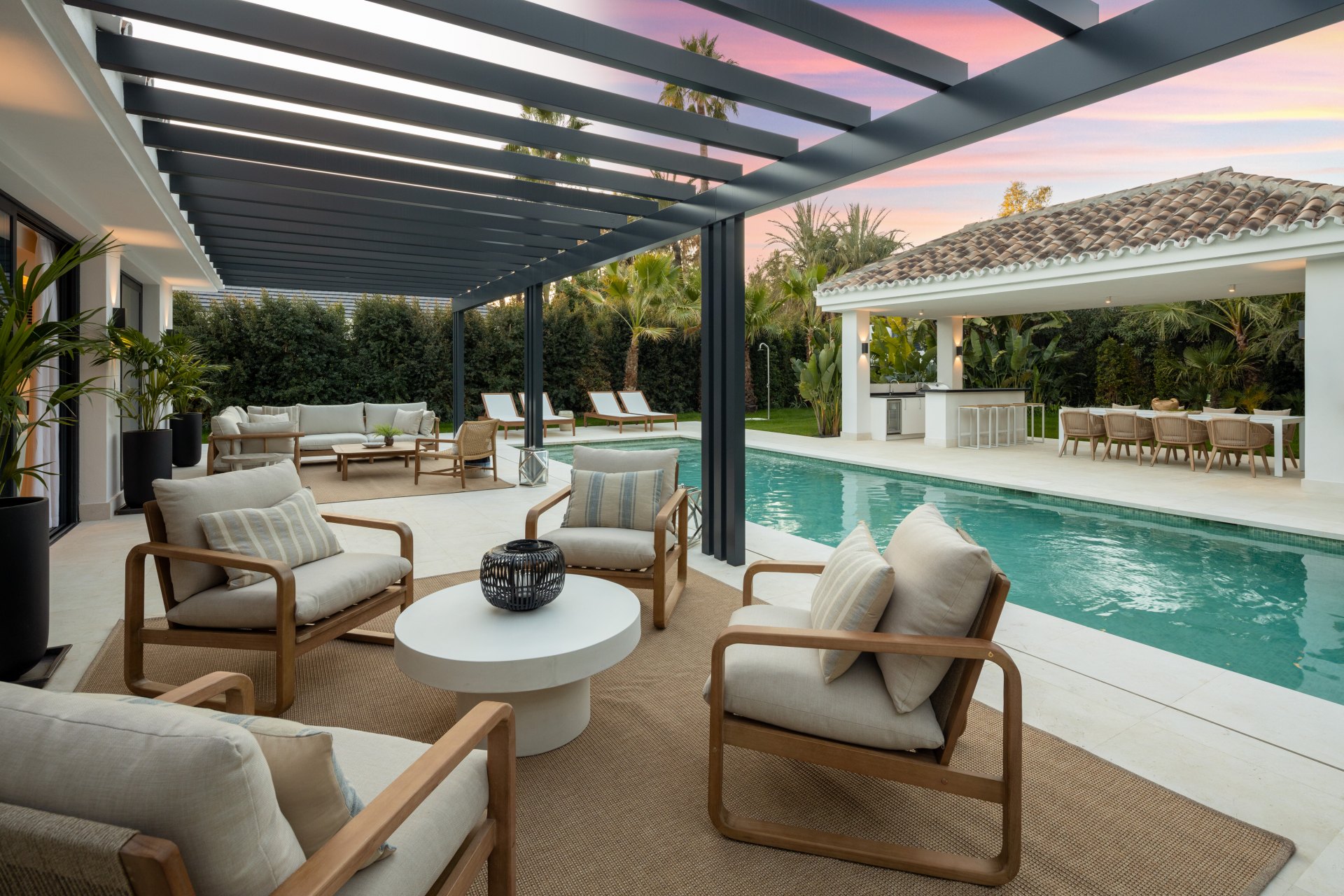 Captivating modern villa with Andalusian charm in the Golf Valley