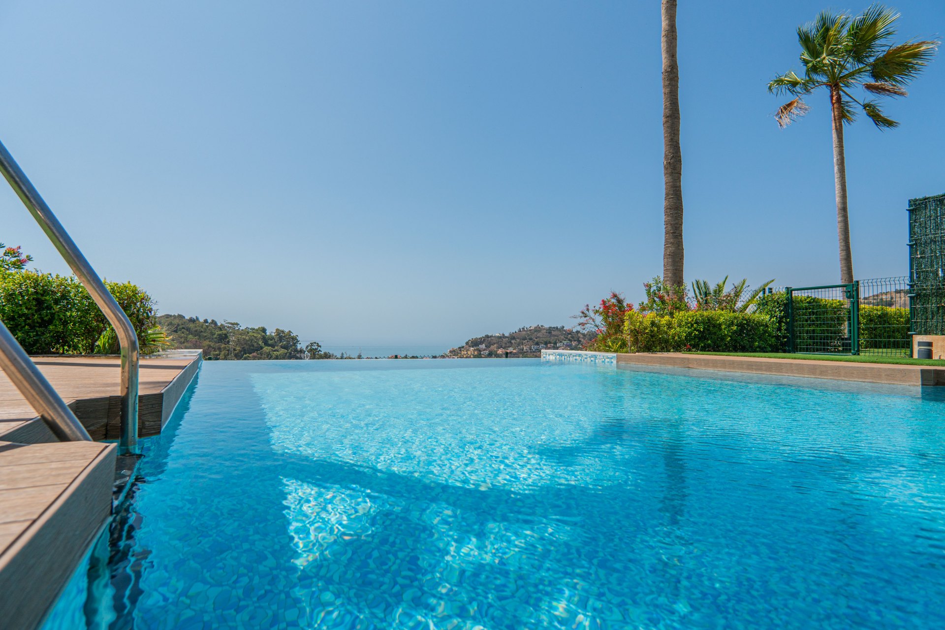 Impresionante ático en la prestigiosa zona del Limonar con vistas al mar, Málaga este