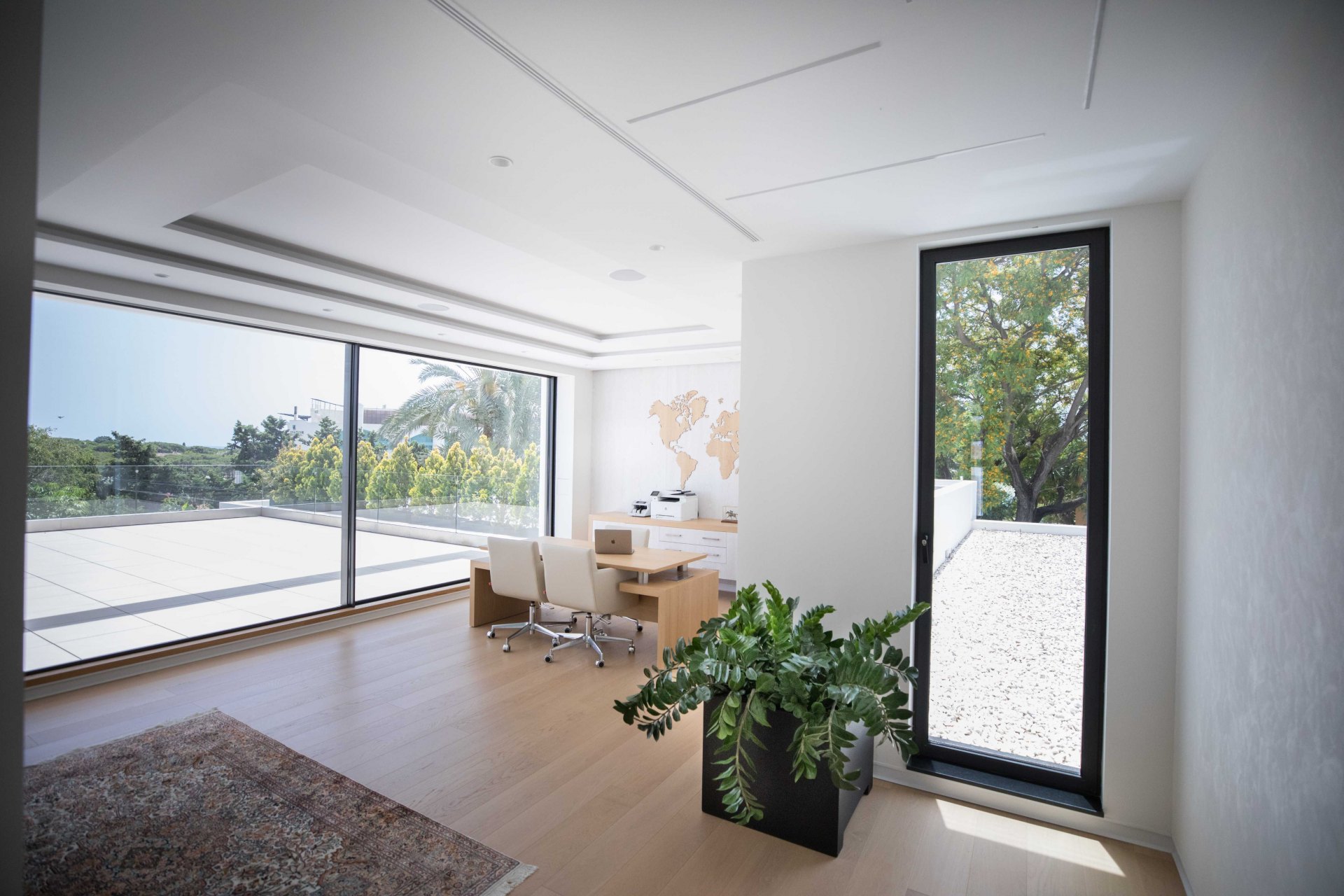 A paradisiacal villa, with all luxury details, on the Mediterranean coast of Estepona