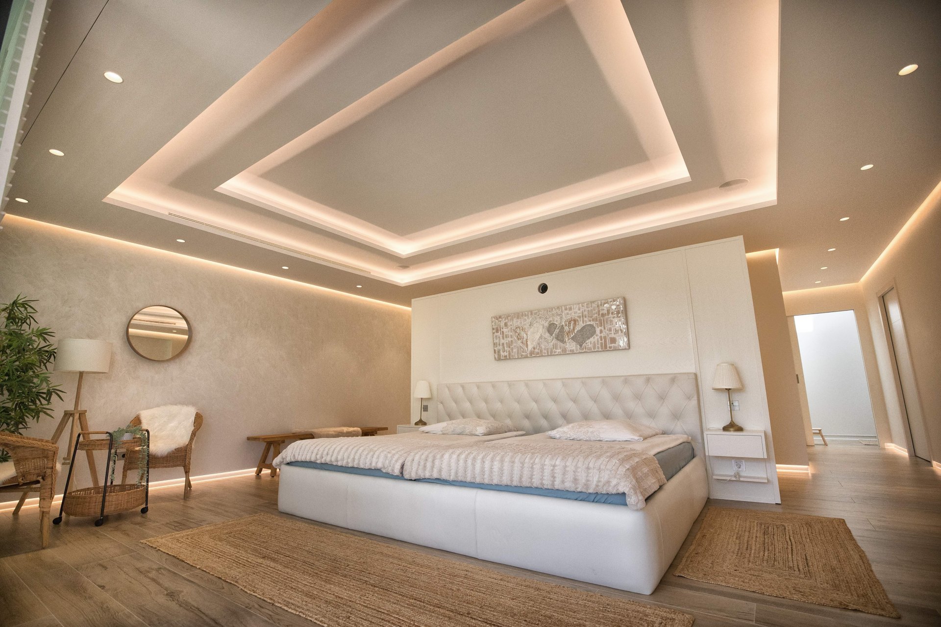 A paradisiacal villa, with all luxury details, on the Mediterranean coast of Estepona