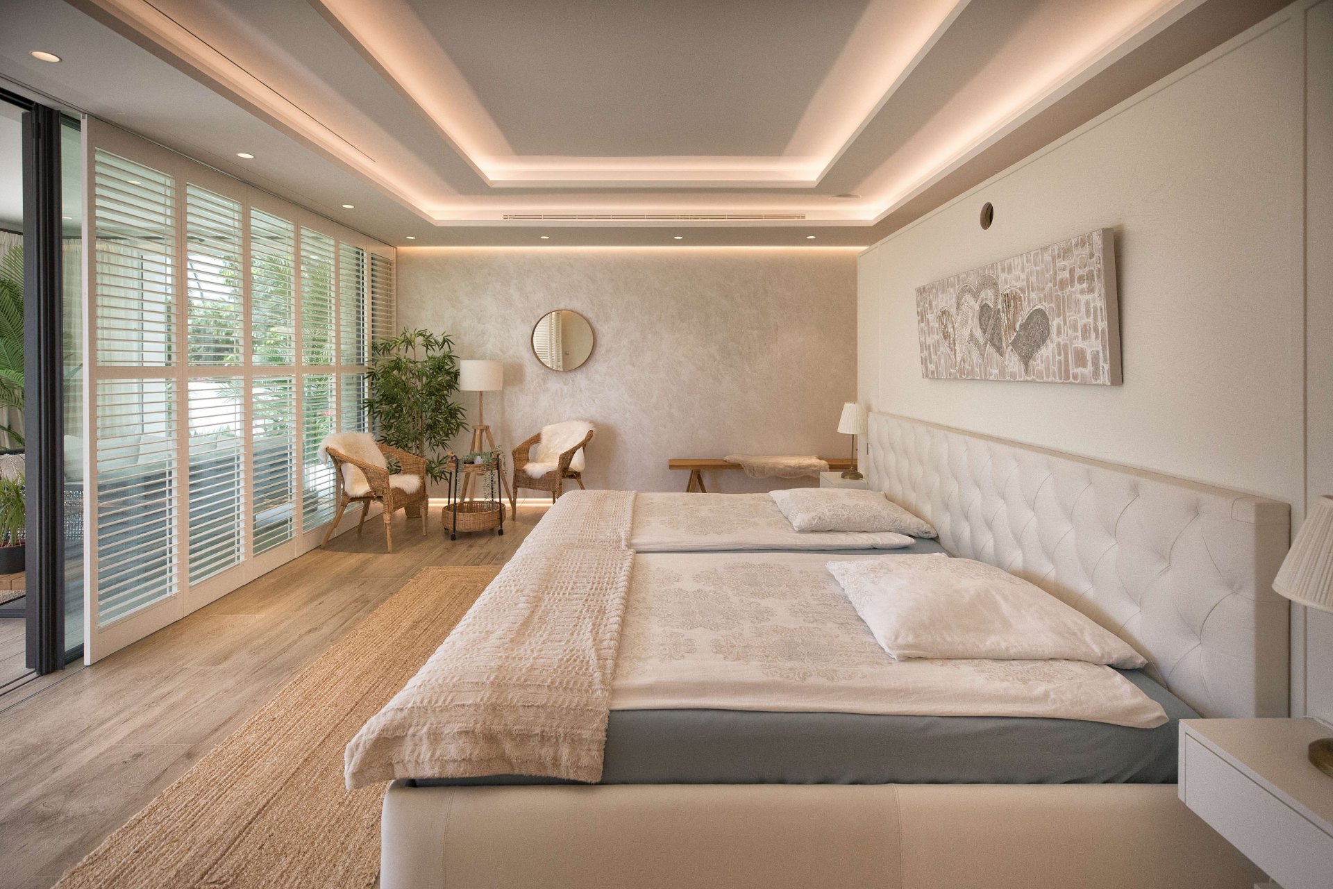 A paradisiacal villa, with all luxury details, on the Mediterranean coast of Estepona