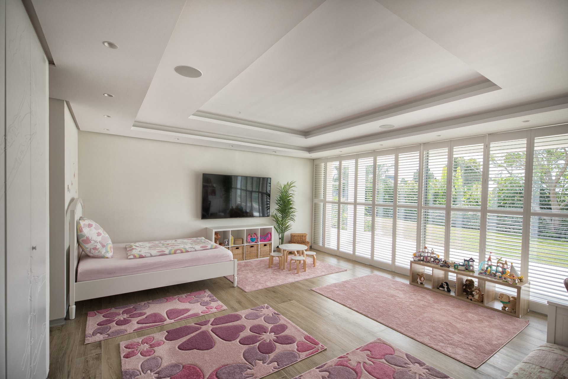 A paradisiacal villa, with all luxury details, on the Mediterranean coast of Estepona