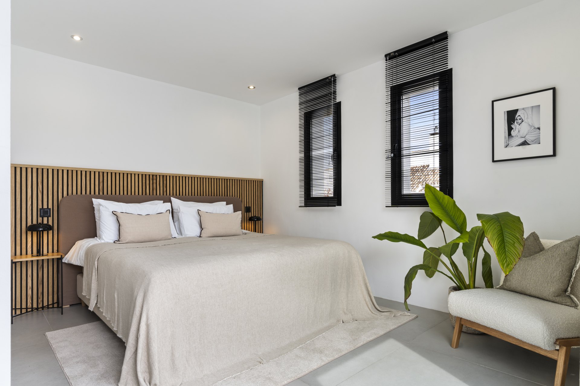 Villa with original design, close to the beach and in a very quiet residential area