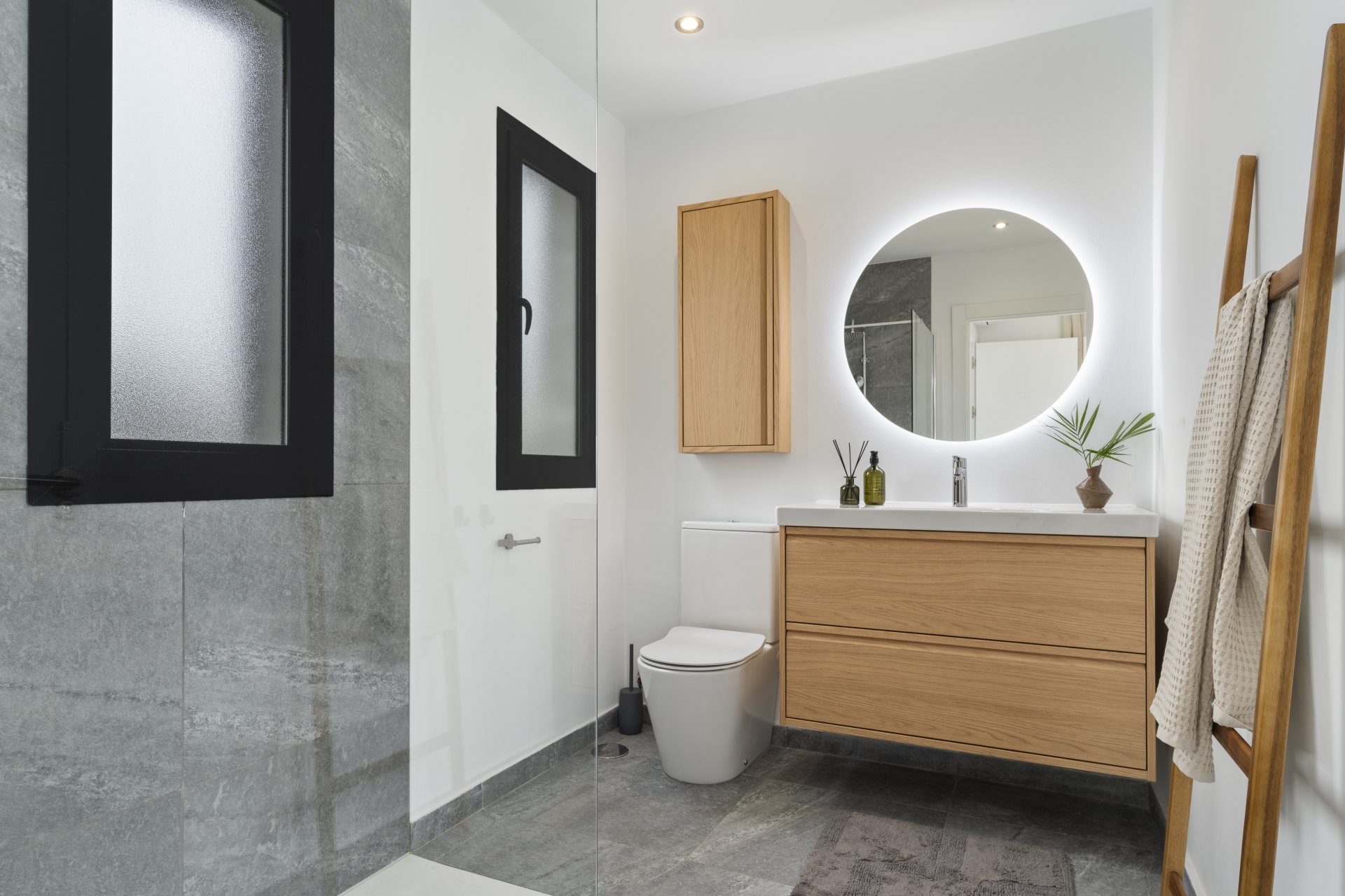 Villa with original design, close to the beach and in a very quiet residential area