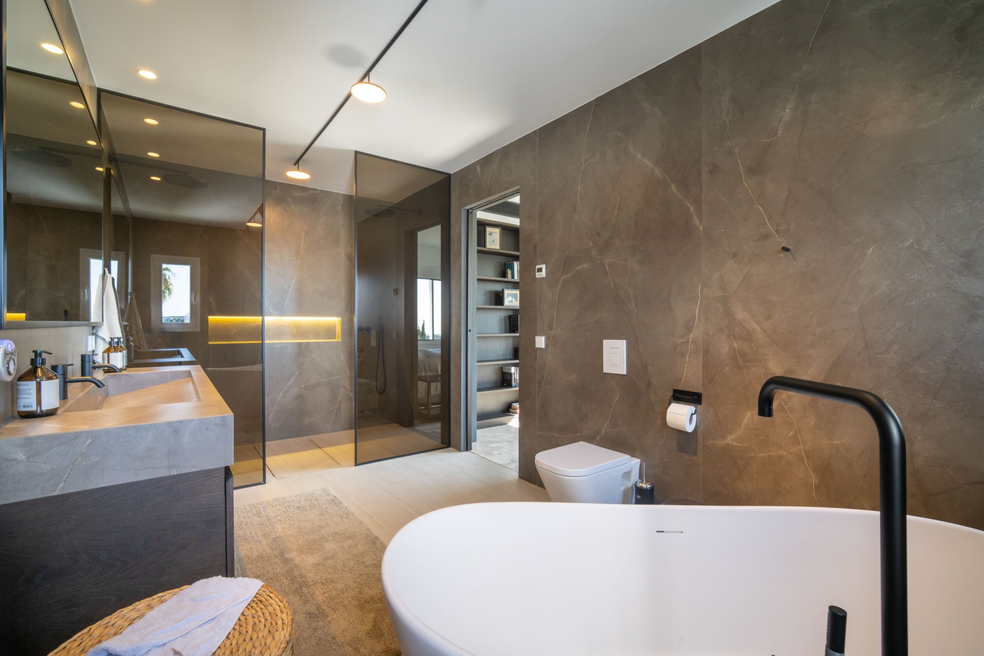 Casa adosada con espacios exteriores increíbles para disfrutar totalmente de la vida mediterránea