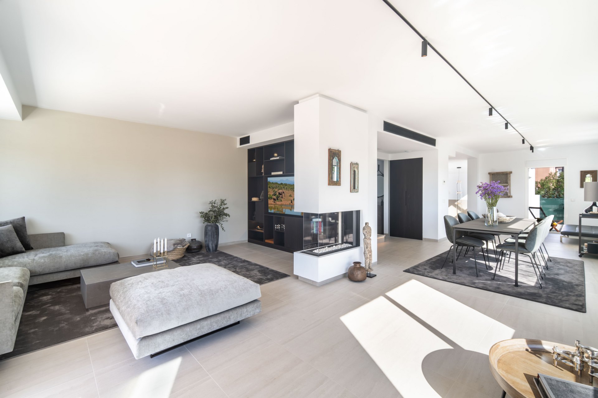 Casa adosada con espacios exteriores increíbles para disfrutar totalmente de la vida mediterránea