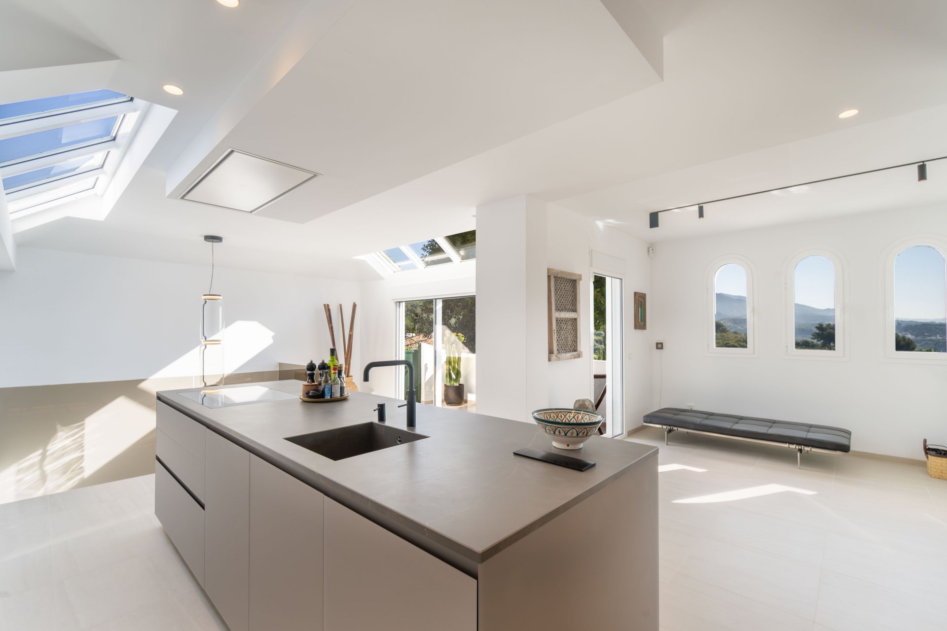 Casa adosada con espacios exteriores increíbles para disfrutar totalmente de la vida mediterránea