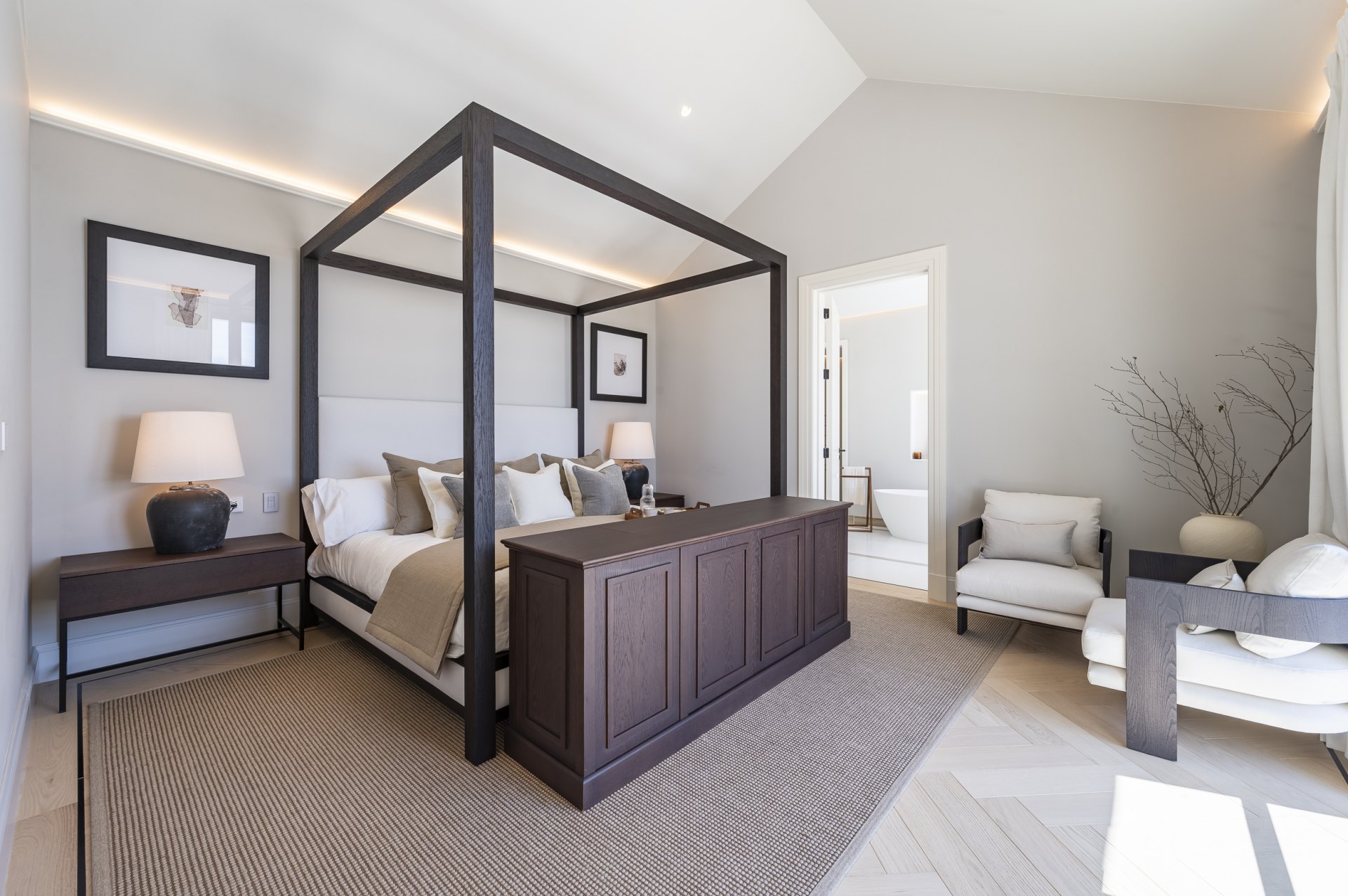 Exceptional luxury villa, with top security and beautiful views, in Cascada de Camojan