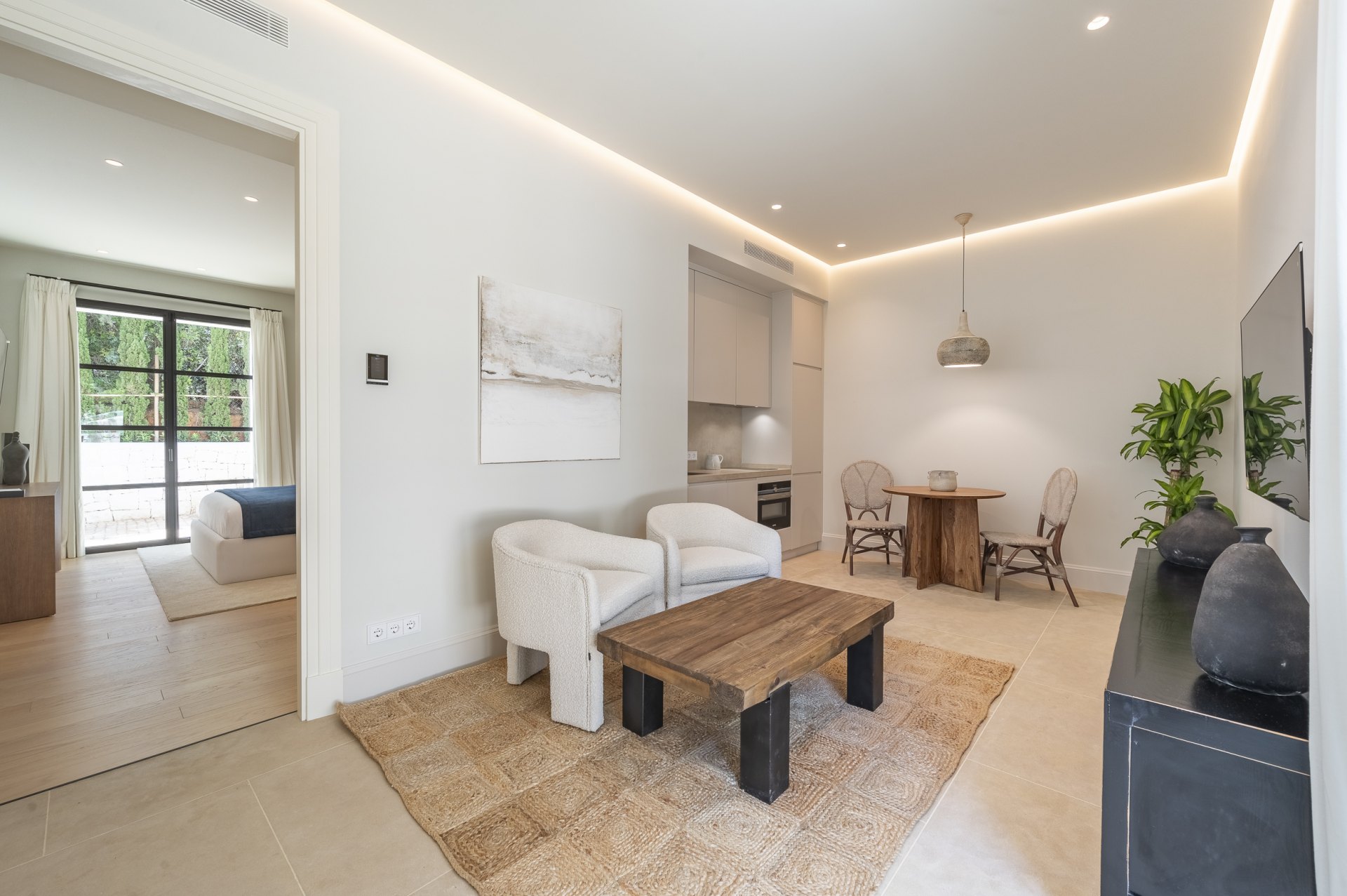 Exceptional luxury villa, with top security and beautiful views, in Cascada de Camojan