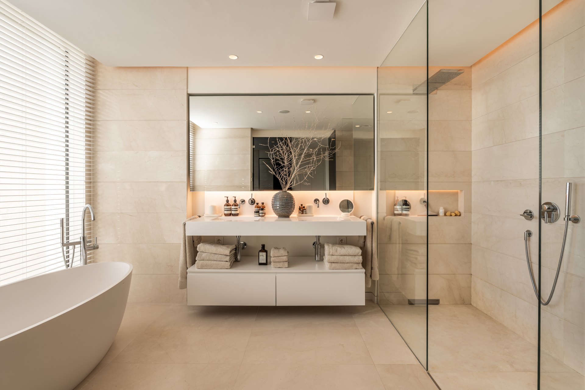 Encantador y lujoso apartamento con increíbles vistas al mar en Palo Alto, Ojén