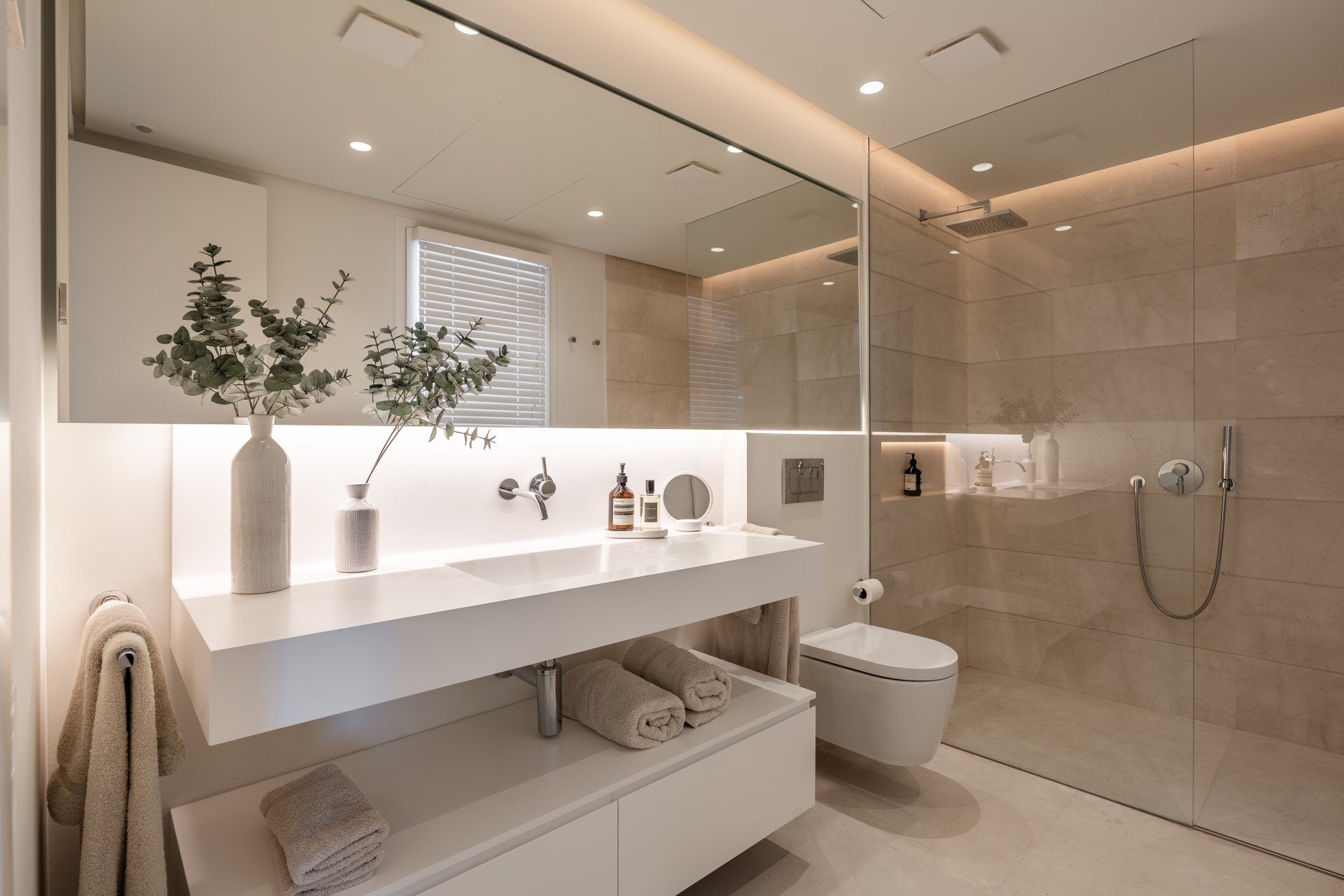 Encantador y lujoso apartamento con increíbles vistas al mar en Palo Alto, Ojén