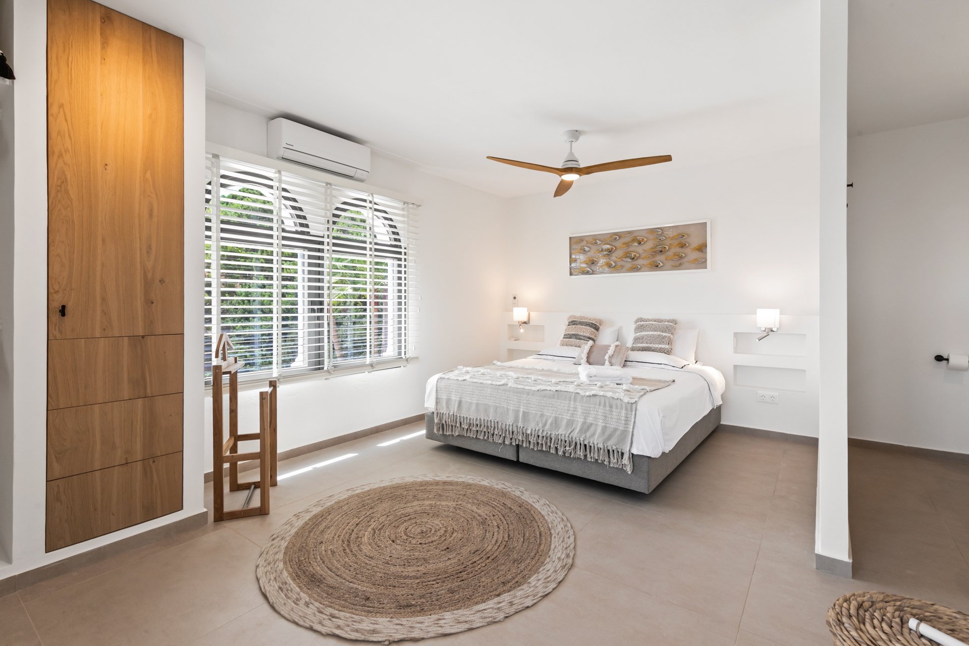 Villa con impresionantes vistas al mar con pista de tenis privada