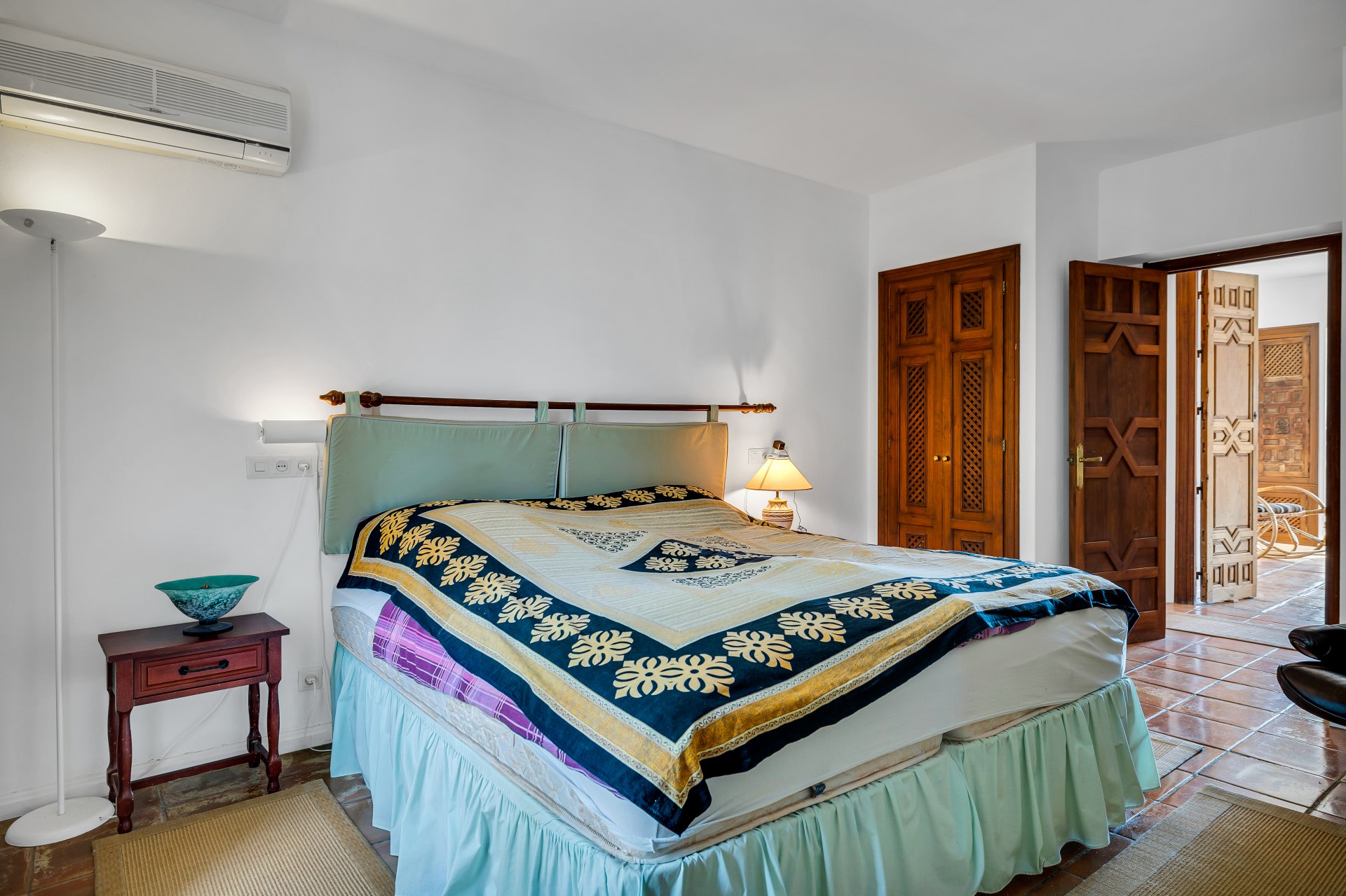 Encantadora villa rústica situada en el tranquilo paraje de Estepona