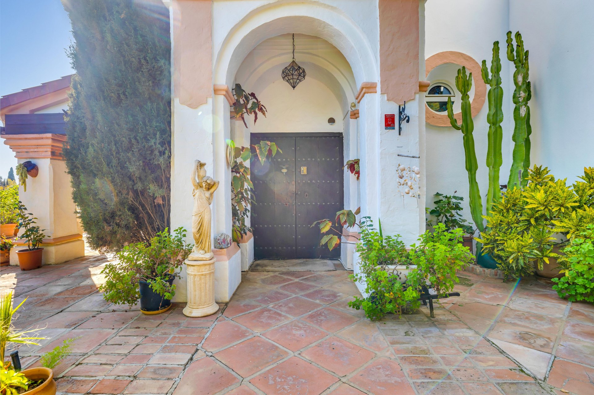 Encantadora villa rústica situada en el tranquilo paraje de Estepona