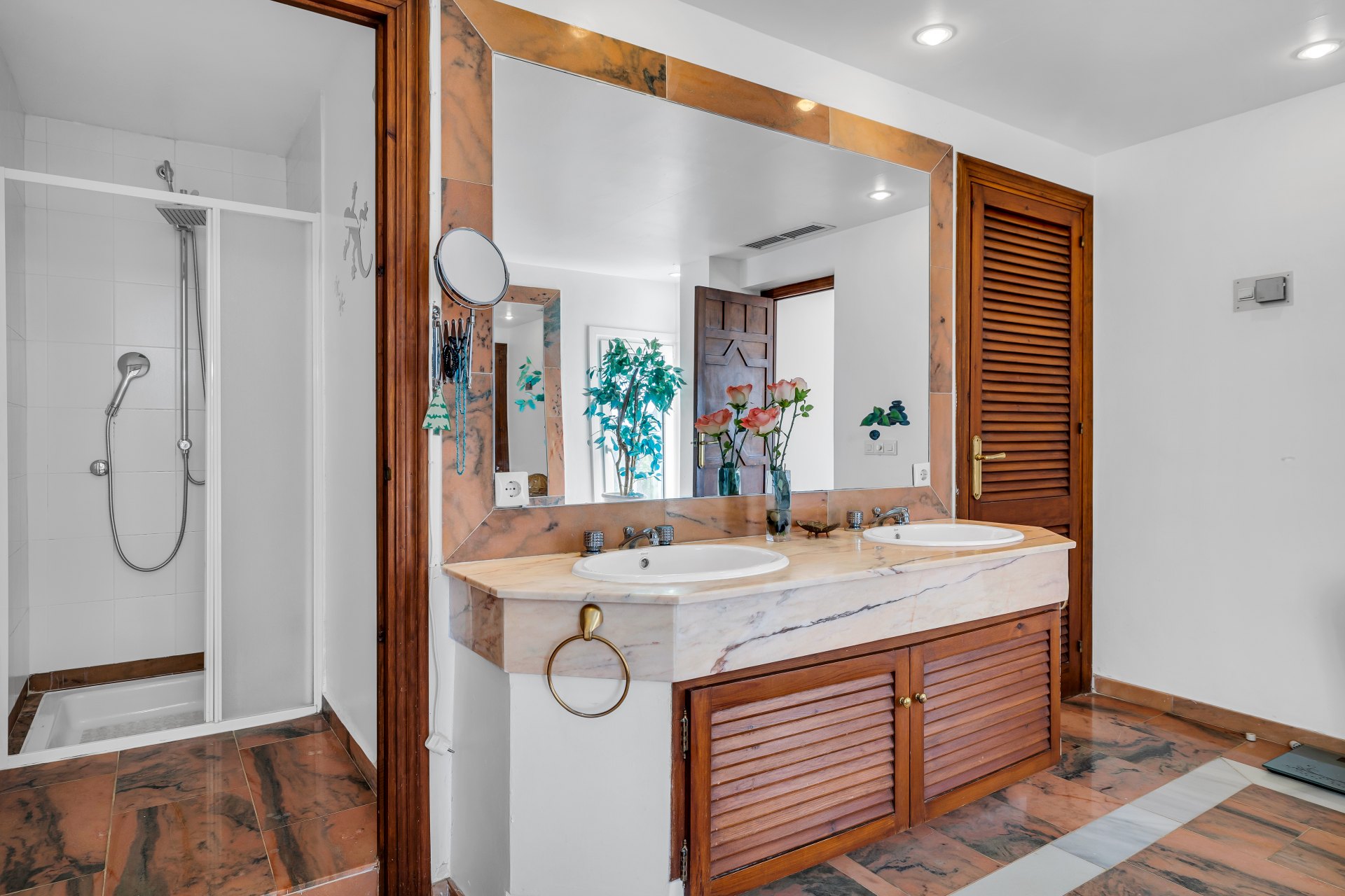 Encantadora villa rústica situada en el tranquilo paraje de Estepona