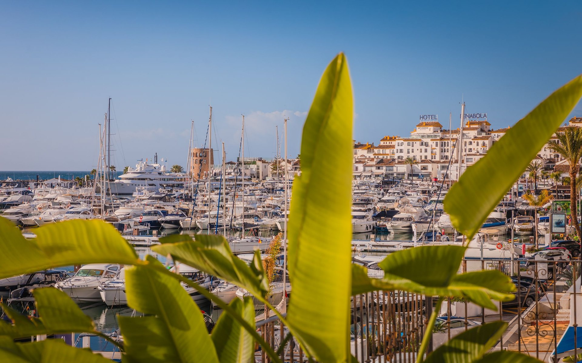 State-of-the-art refurbished duplex penthouse with spectacular panoramic views of Puerto Banús