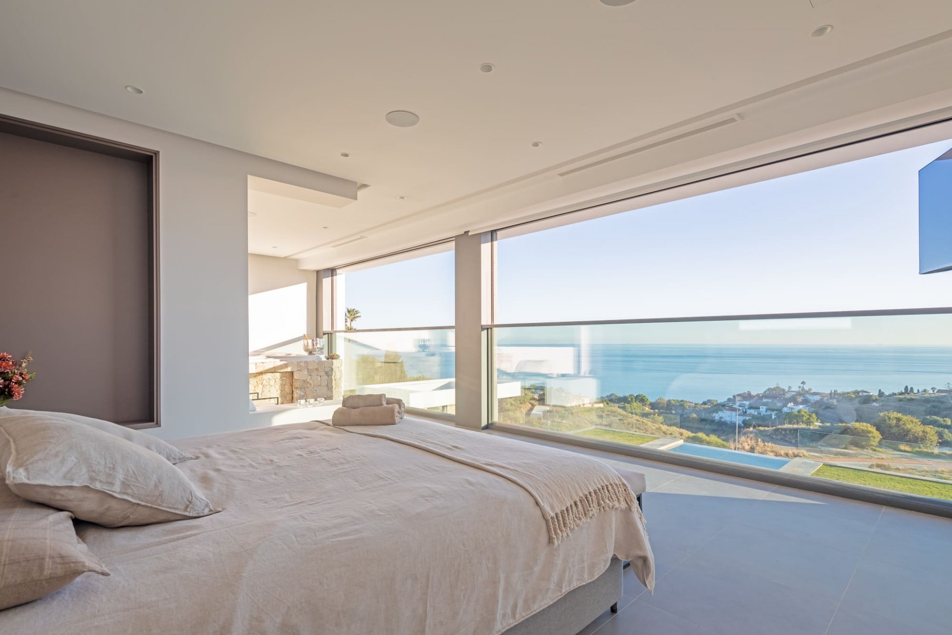 Splendid villa with sea views in the prestigious urbanisation La Capellania